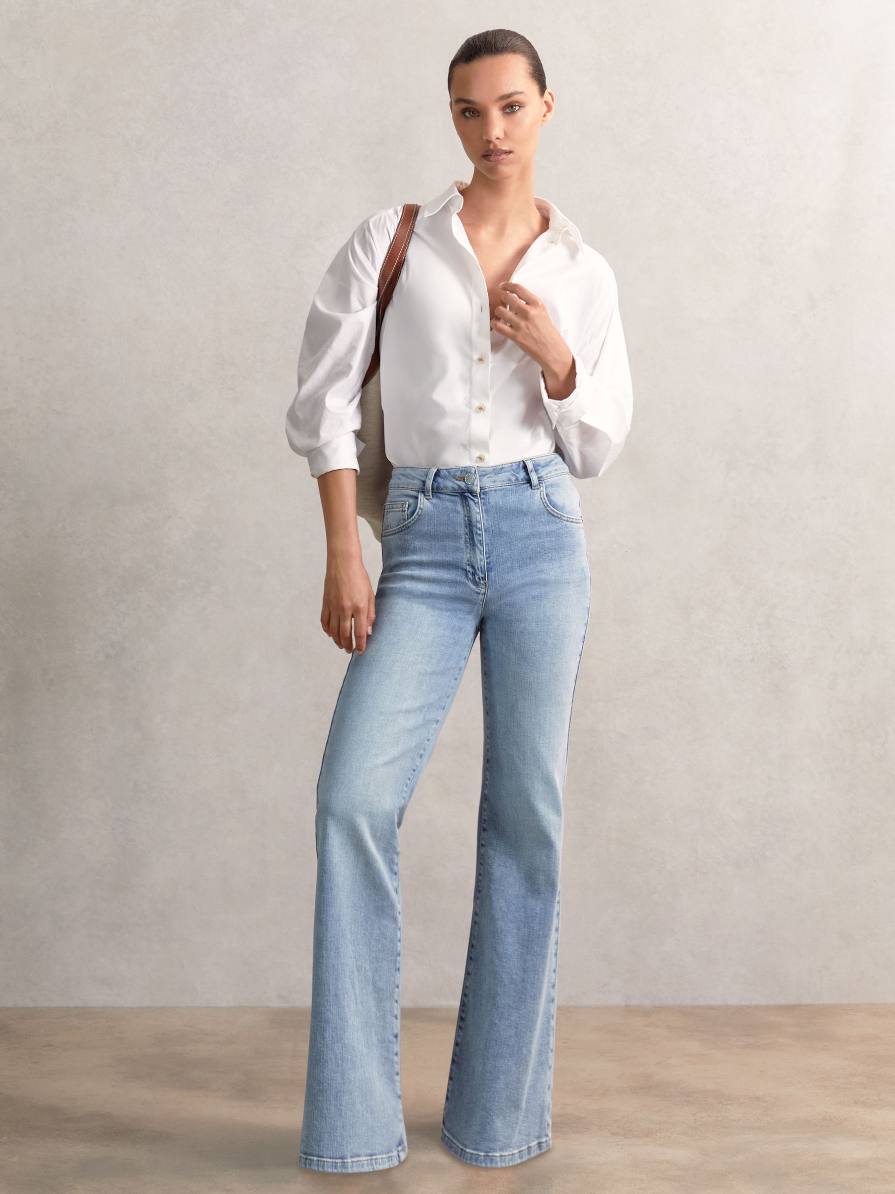 Mid-Rise Flared Jeans in Light Blue