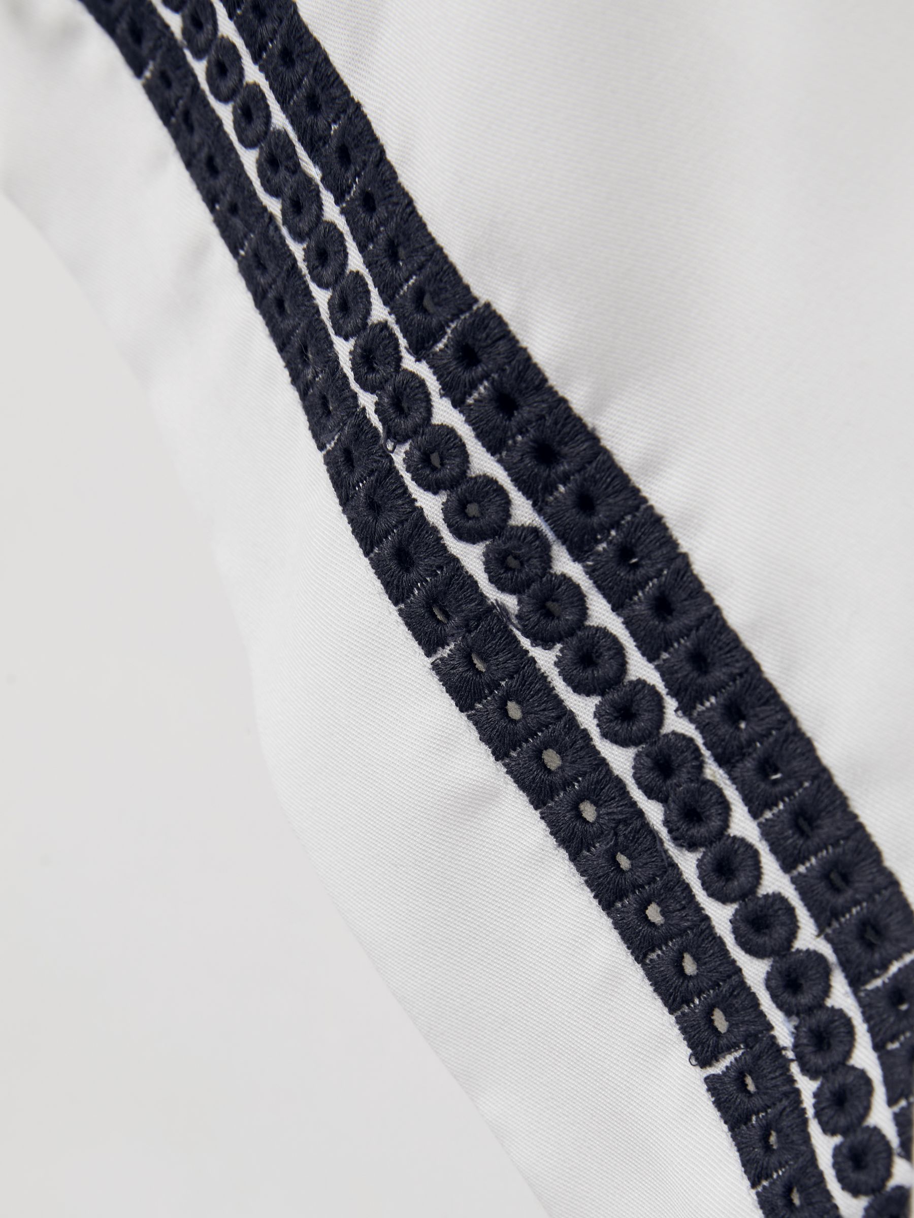 Relaxed Embroidered Trim Cuban Collar Shirt in White/Navy