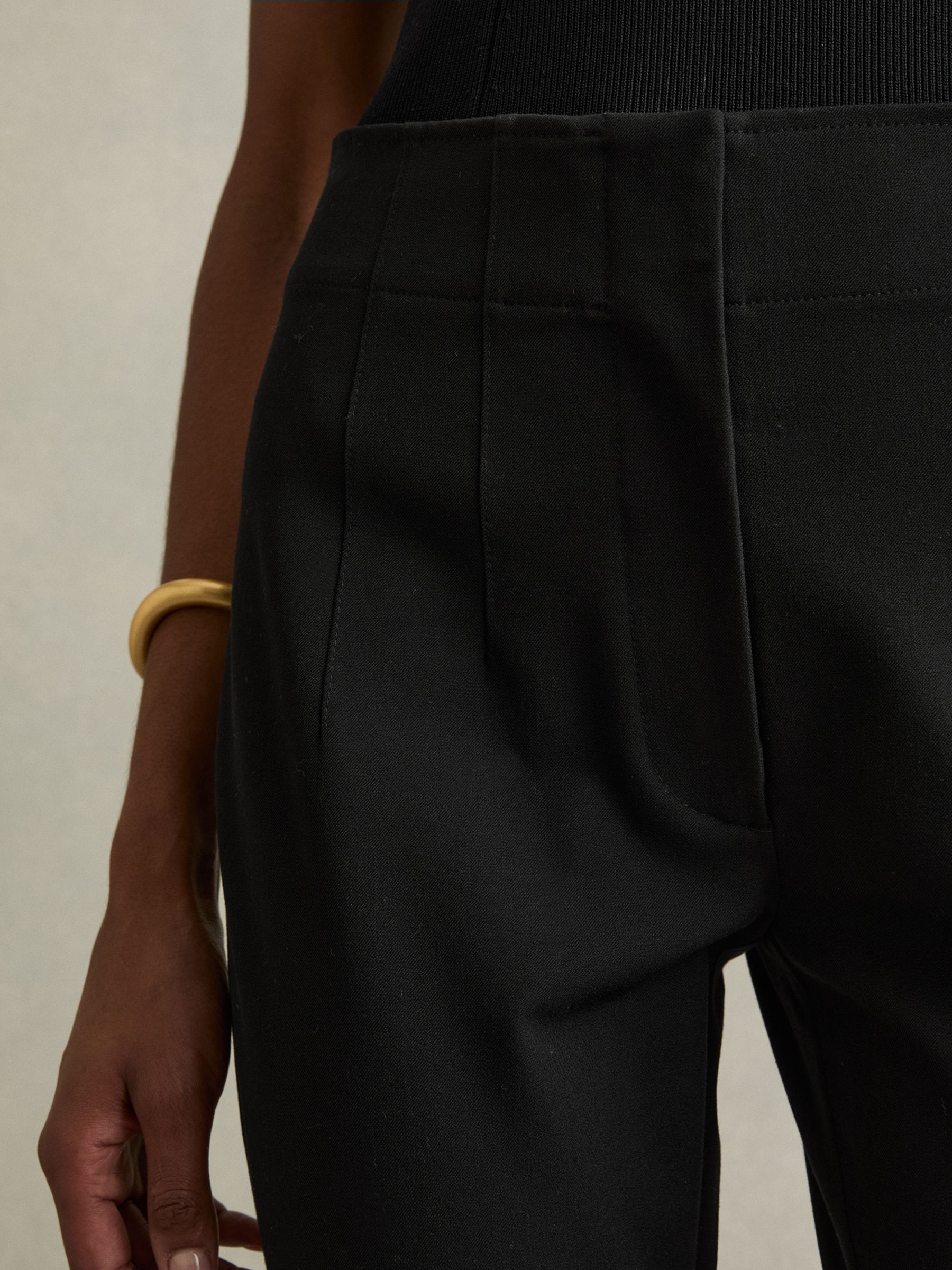 Skinny Fit Trousers in Black