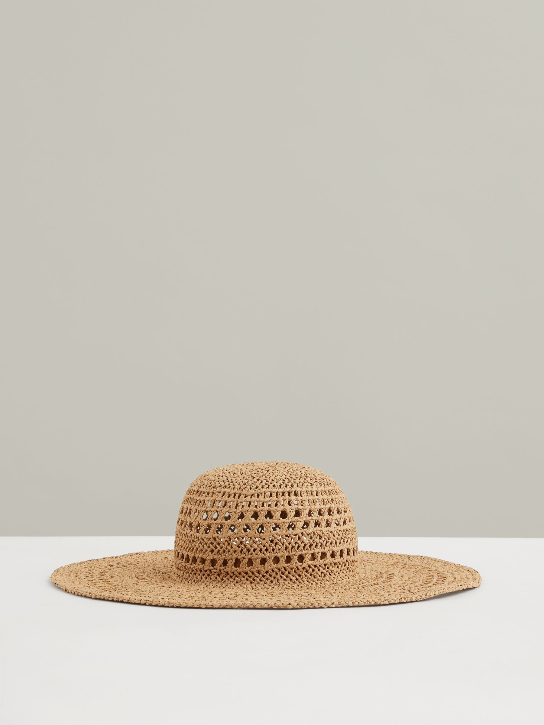 Straw Sun Hat in Natural