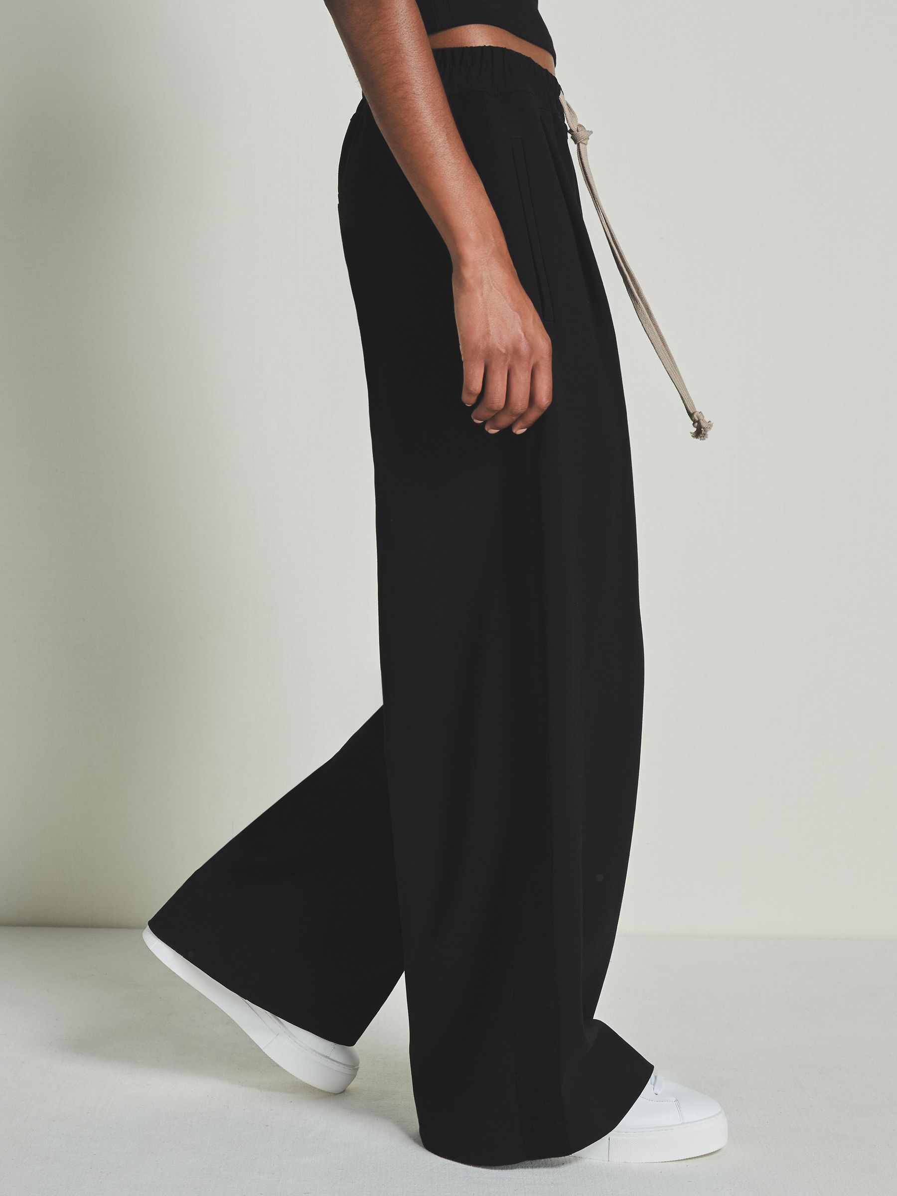 Reiss | Les 100 Ciels Twill Trousers with Wool in Black