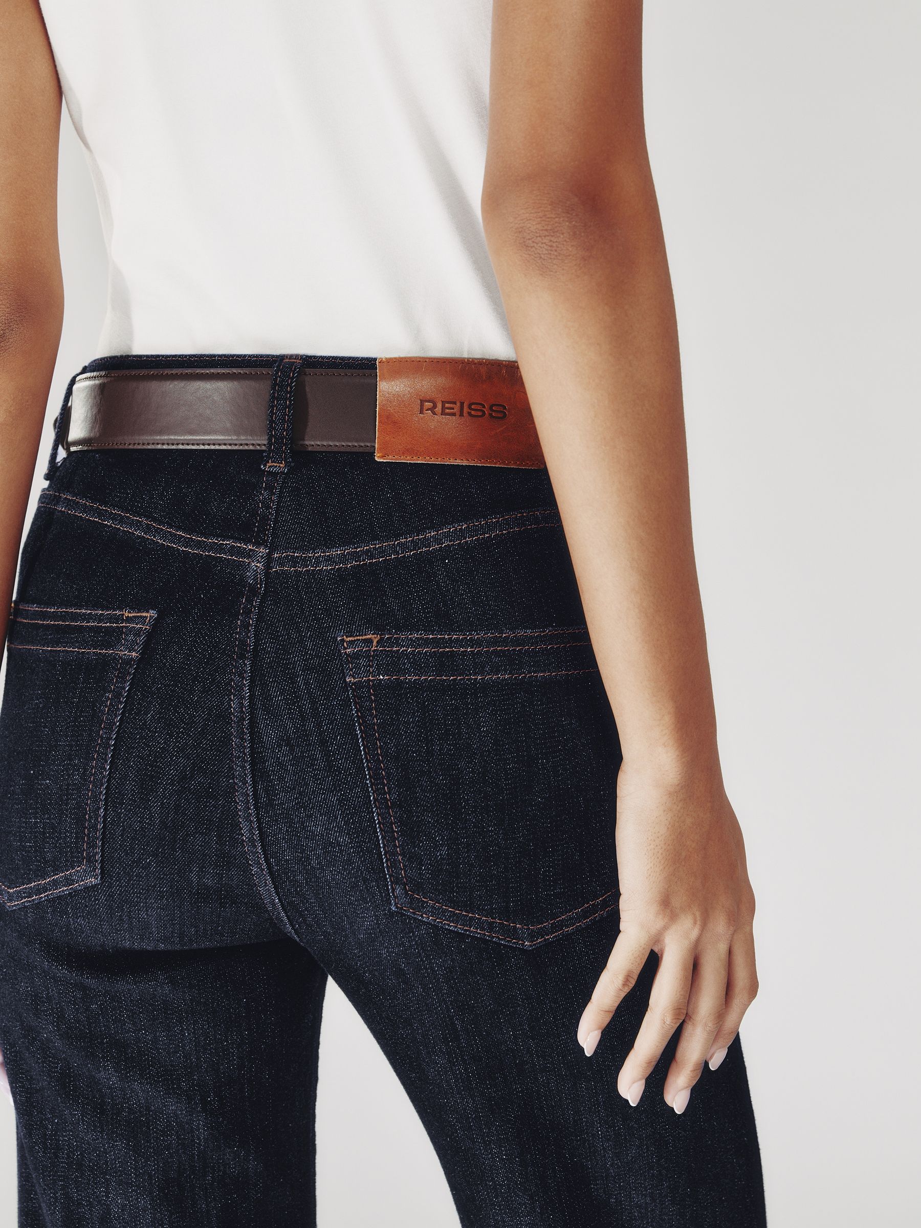 Mid-Rise Flared Jeans in Dark Blue