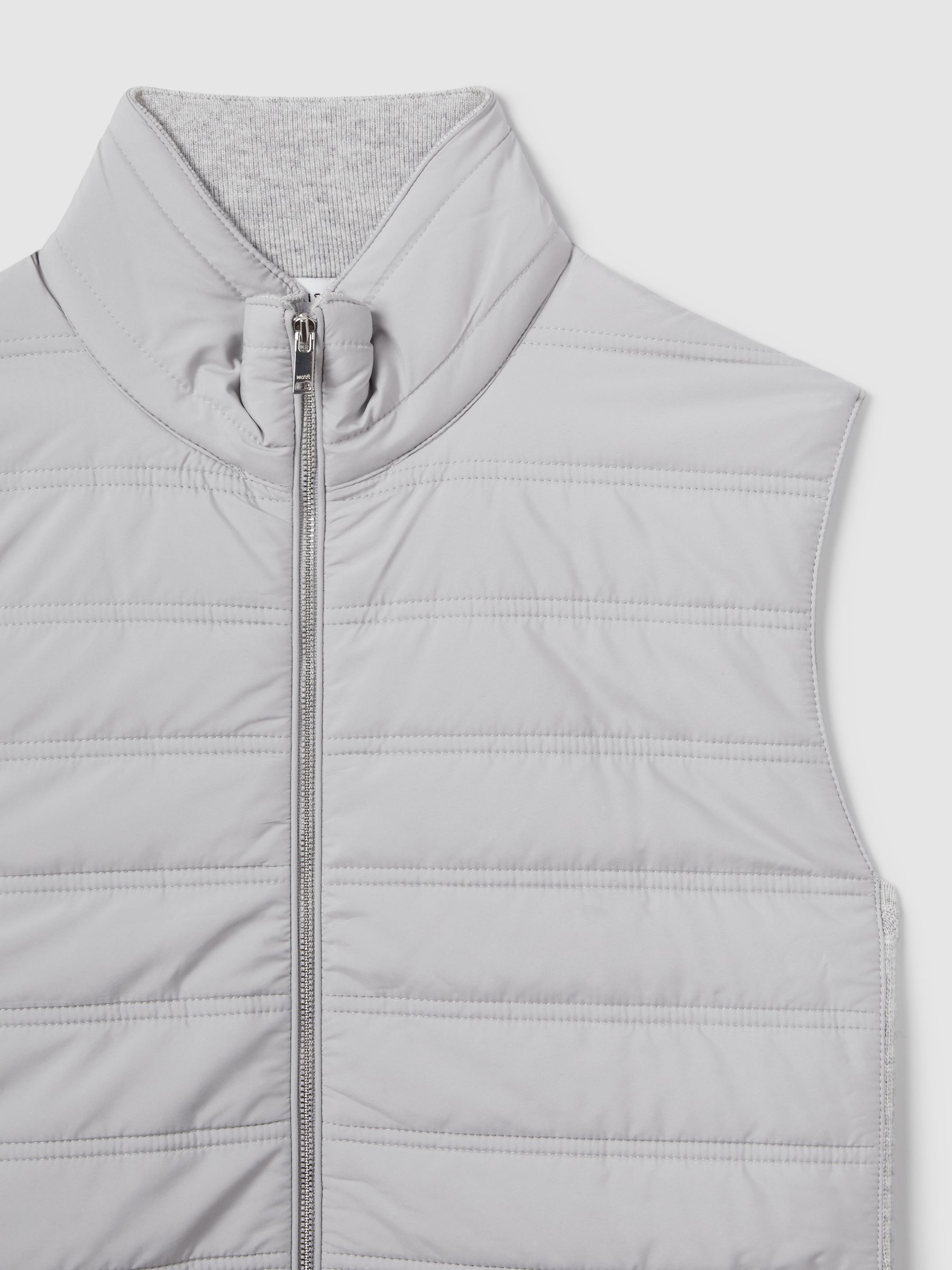 Hybrid Quilt and Knit Zip-Through Gilet in Soft Grey