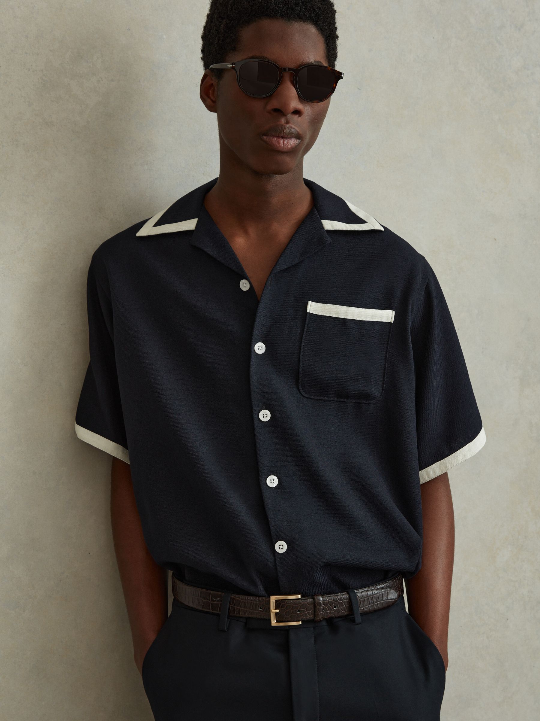 Contrast Trim Cuban Collar Shirt in Navy/Ecru