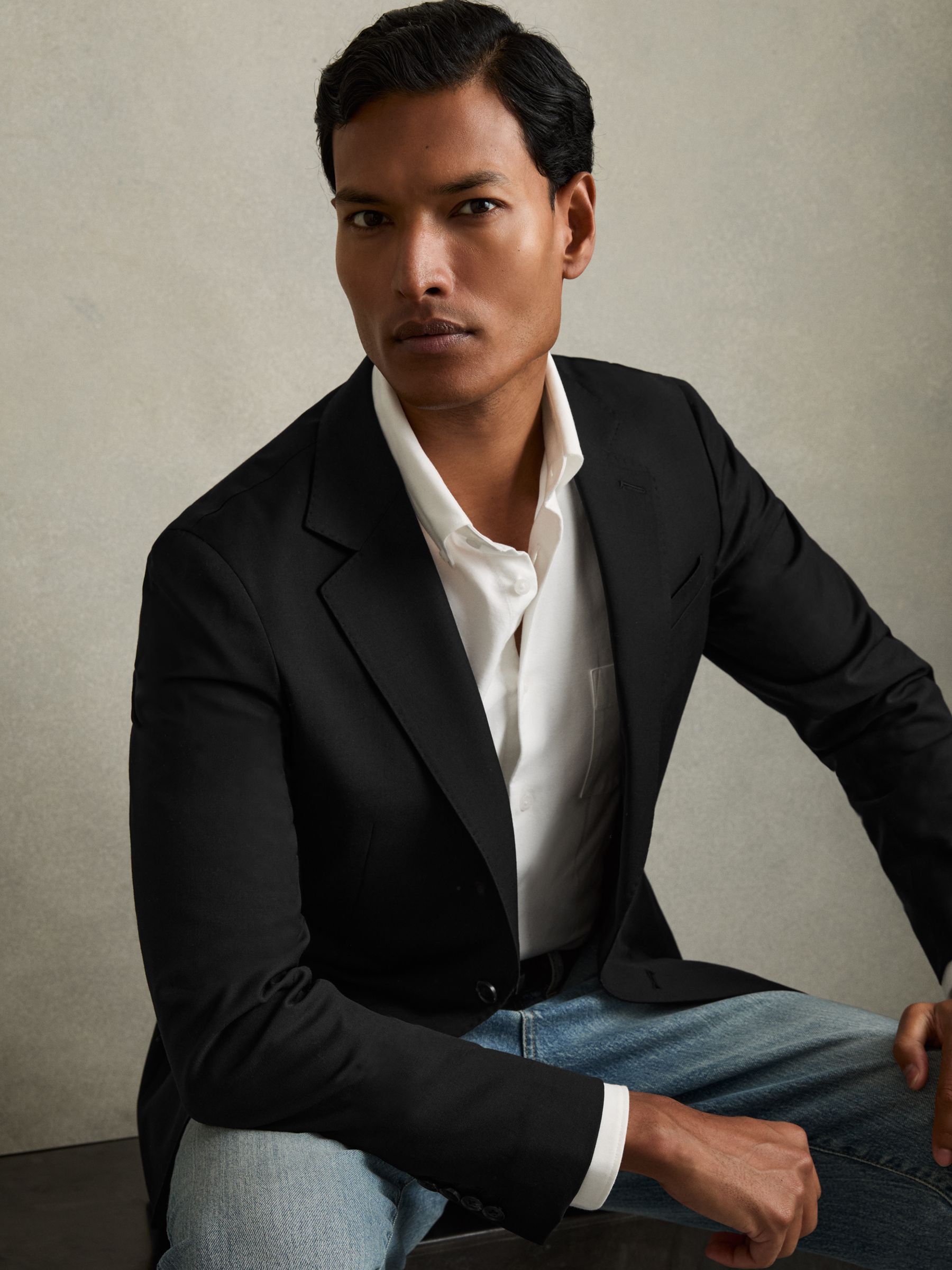 Slim-Fit Single Breasted Wool Suit Jacket in Black