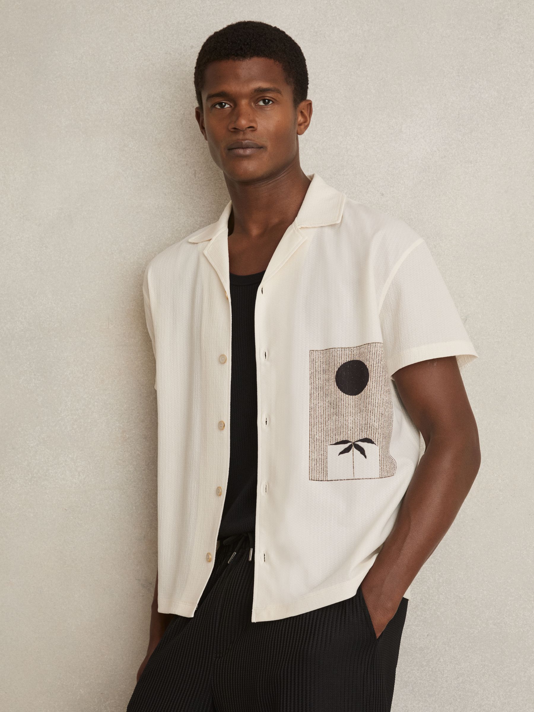 Graphic Print Cuban-Collar Shirt in White