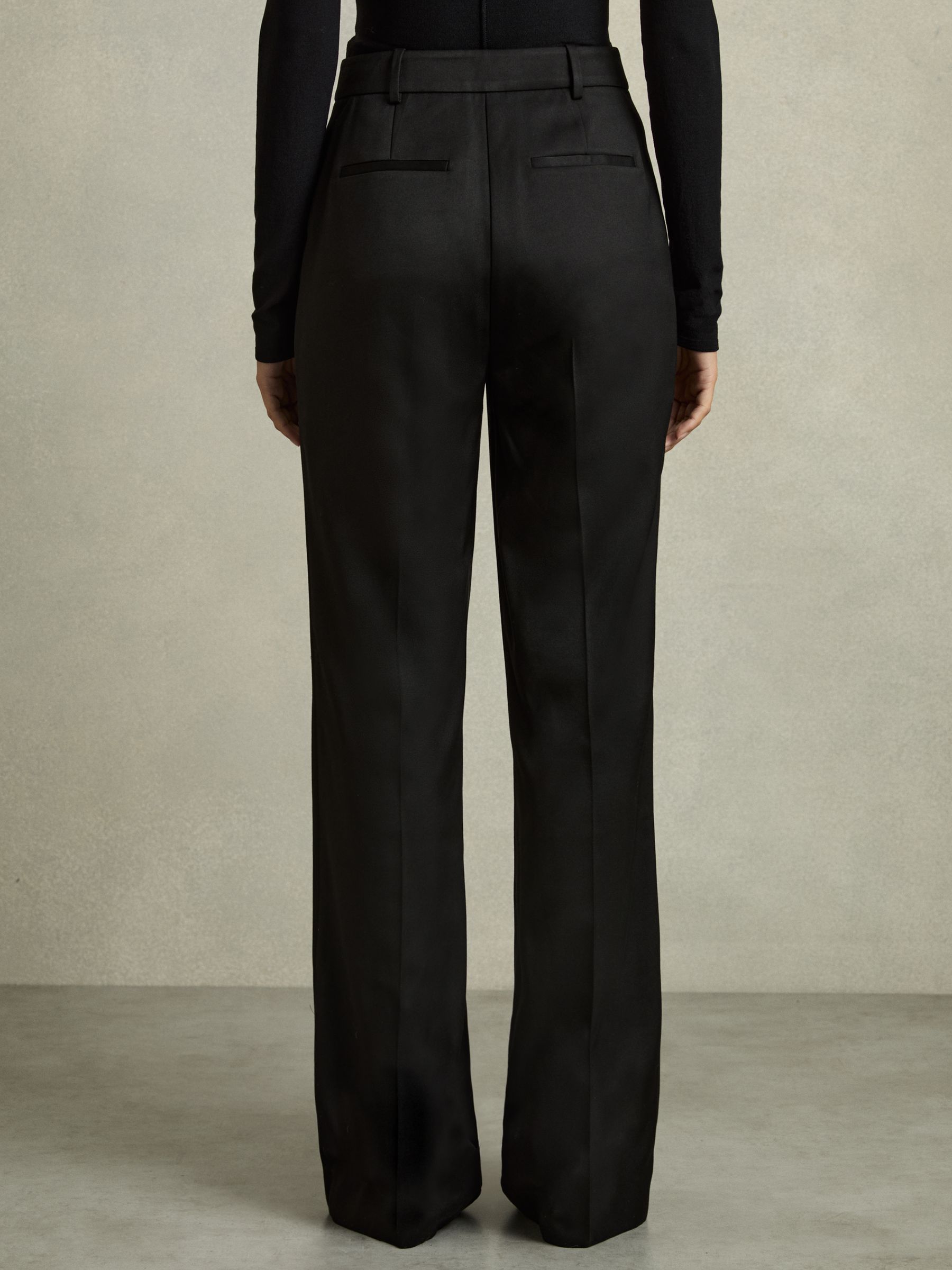 Wide-Leg Tailored Trousers in Black