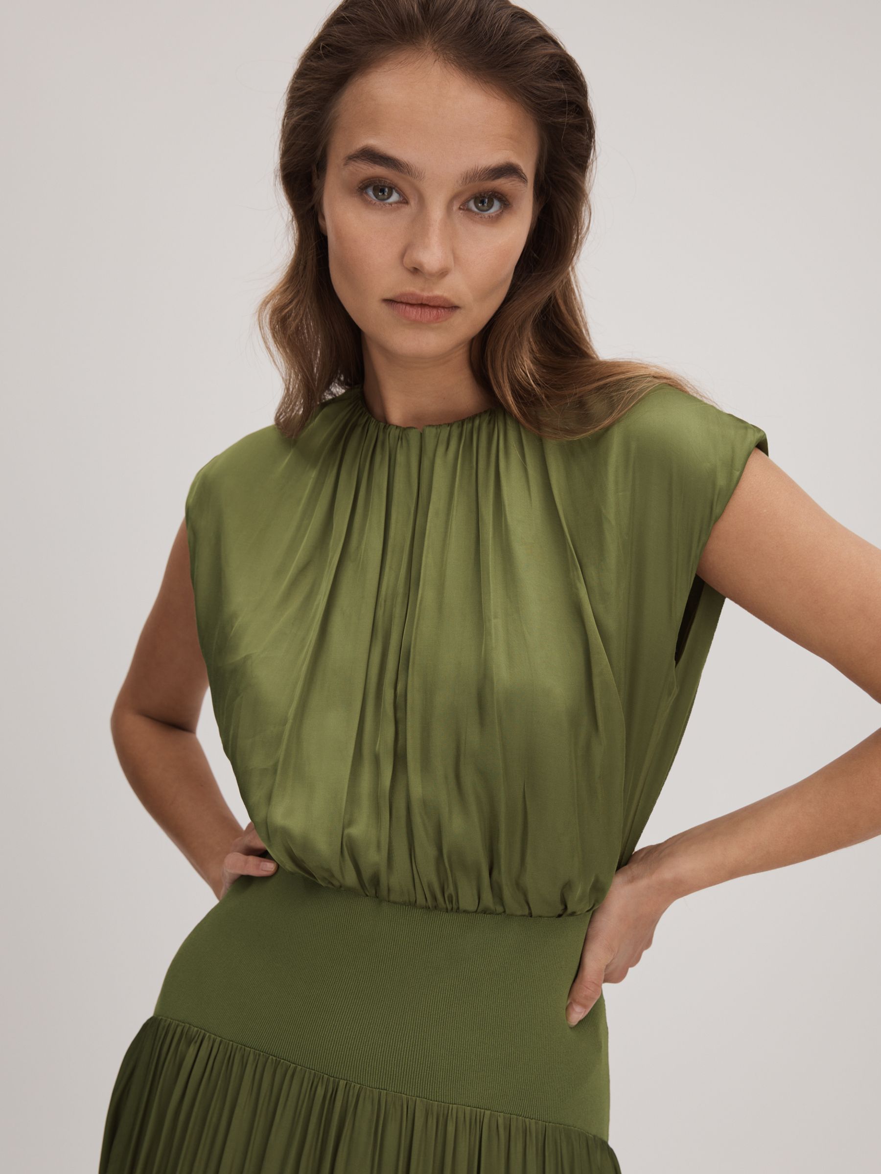 Florere Dropped Waist Midi Dress in Khaki