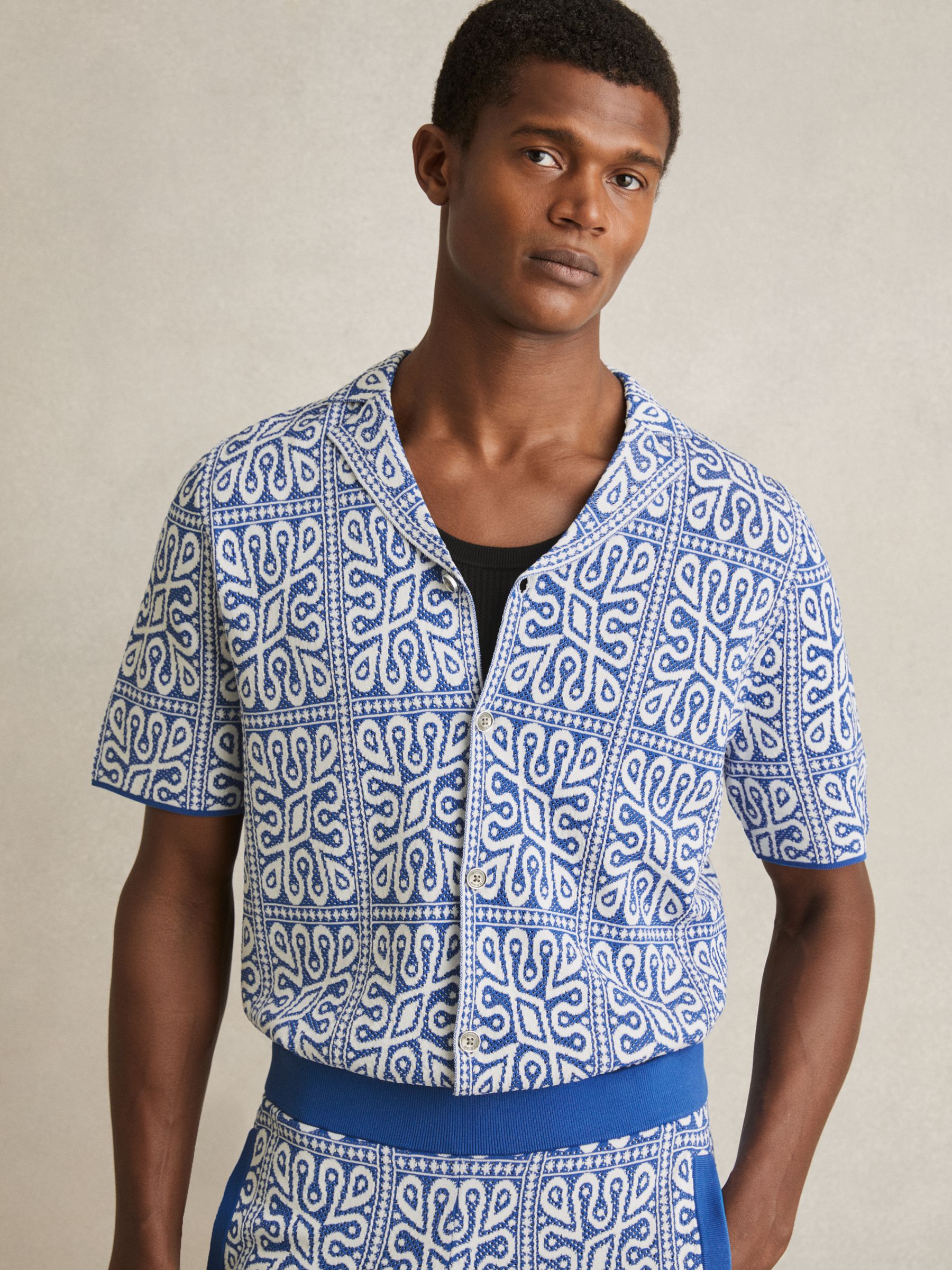 Tile Pattern Knit Shirt in Blue/White
