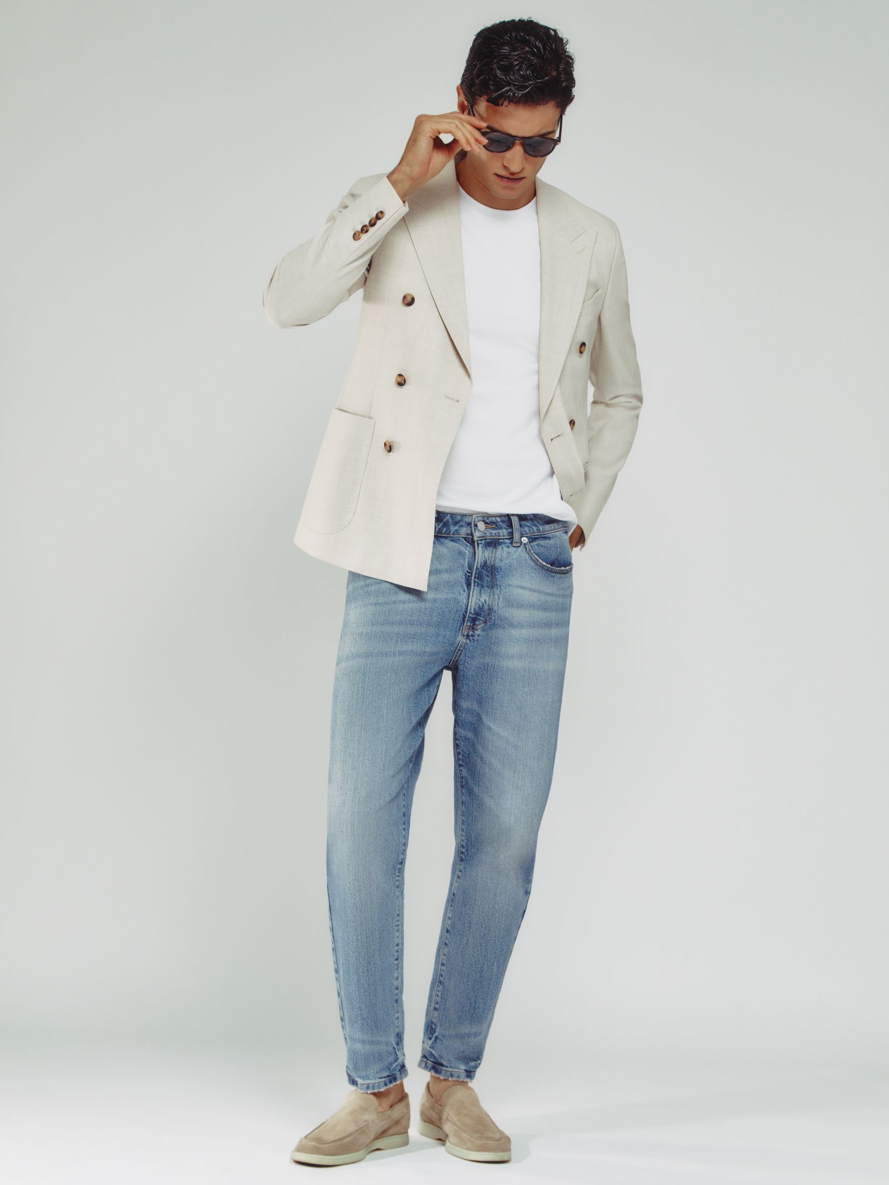 Relaxed-Fit Cropped Jeans in Light Blue Wash