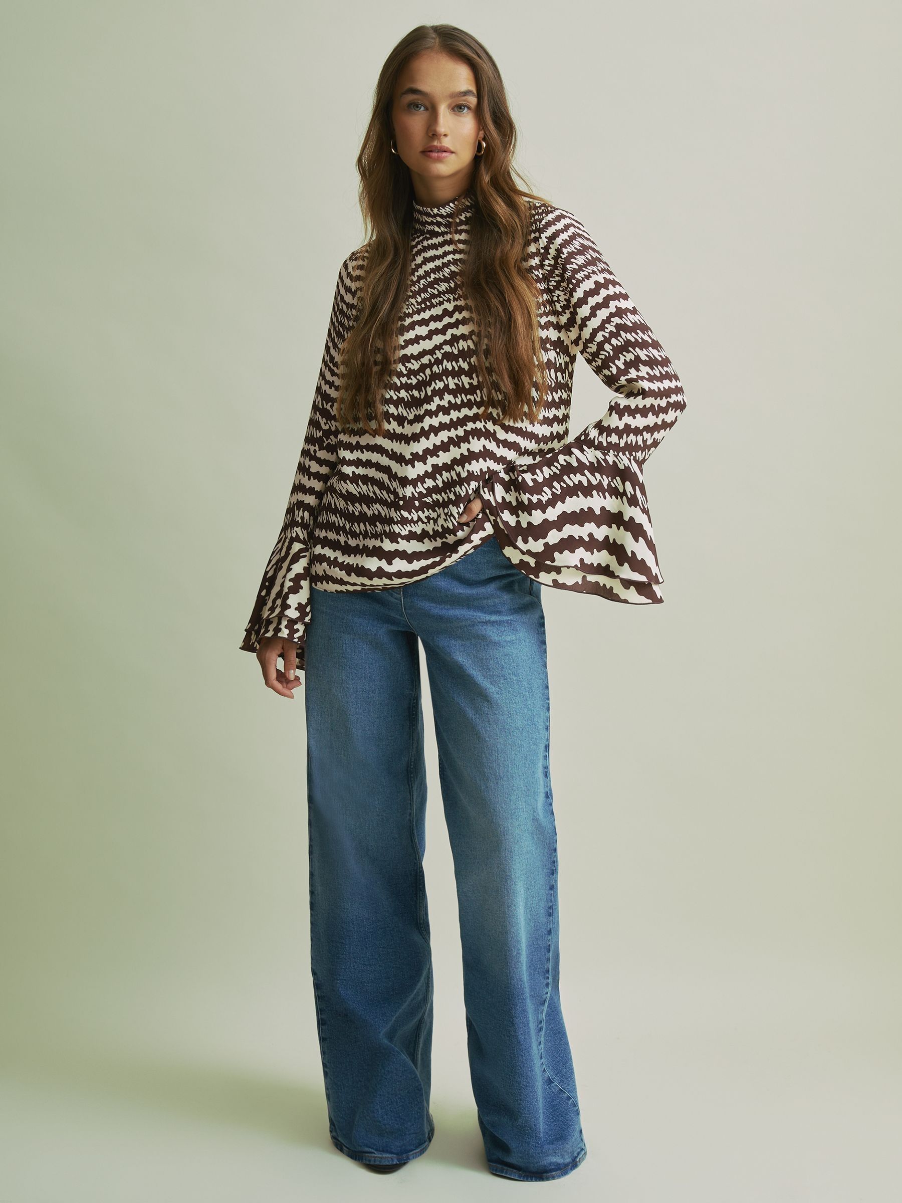 Florere Tiered Sleeve Chocolate Blouse in Chocolate