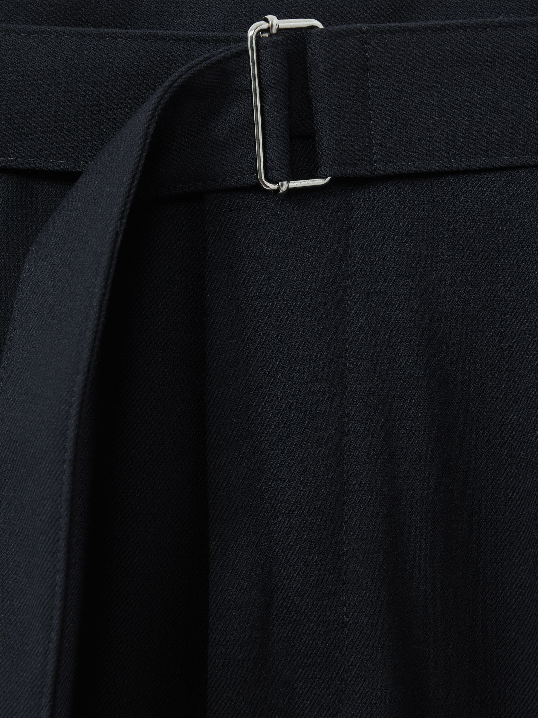 Belted Cropped Trousers in Navy