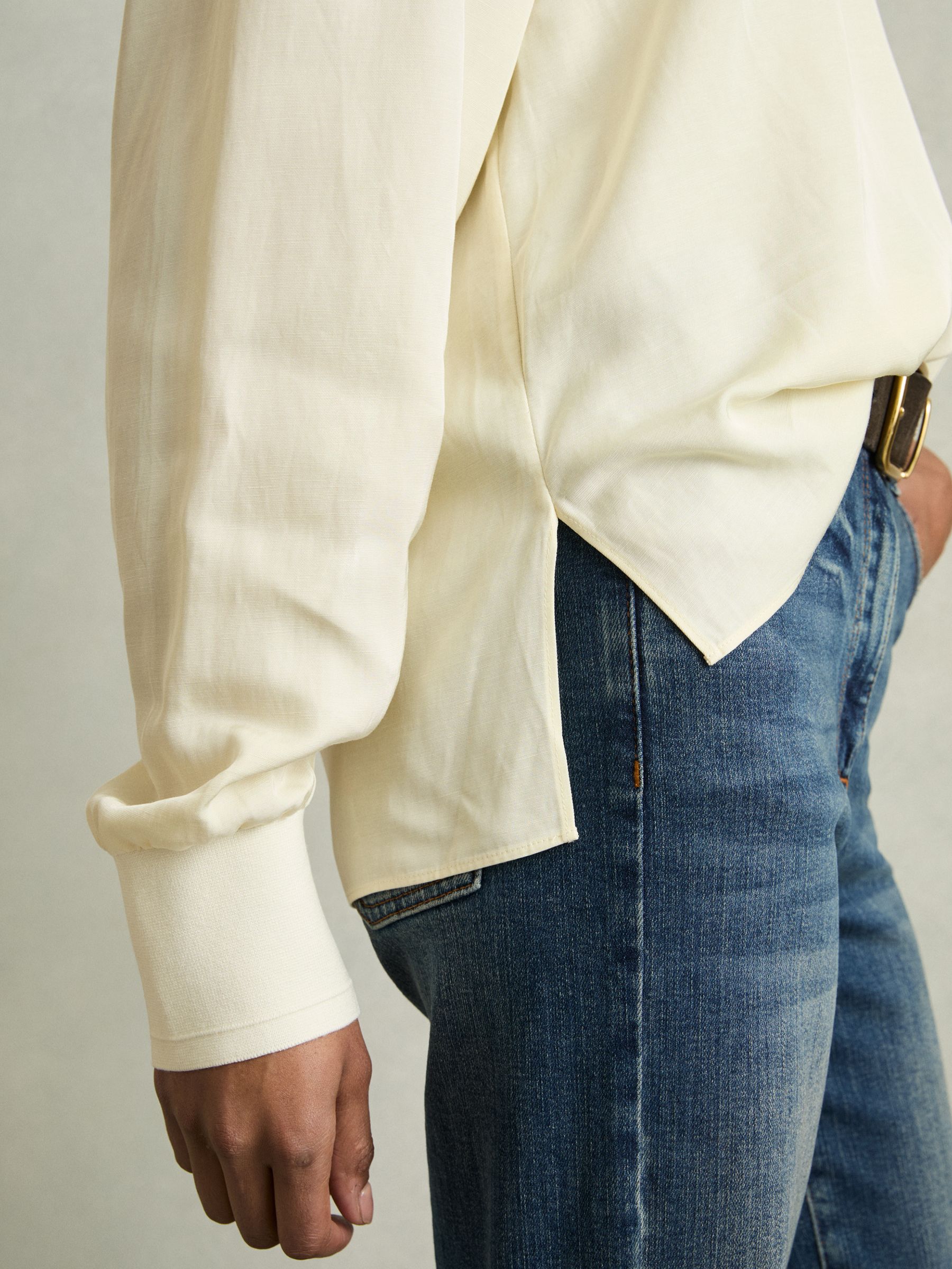 Overhead Open-Collar Shirt With Linen in Pale Yellow