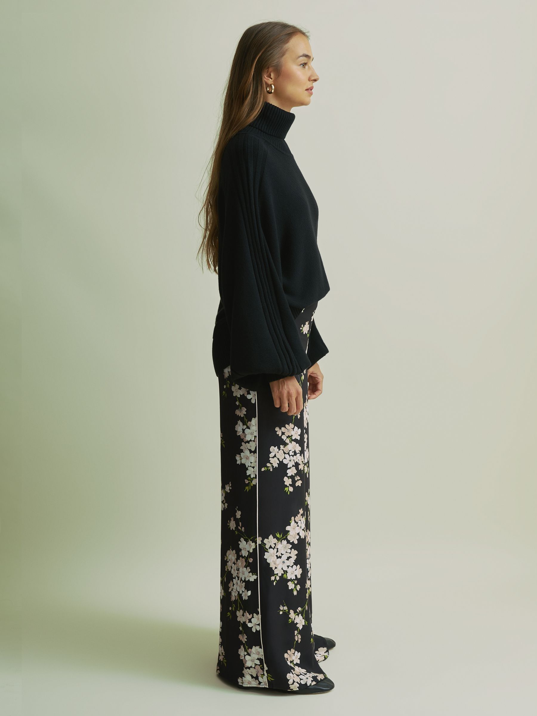 Florere High Rise Wide Leg Trousers in Black
