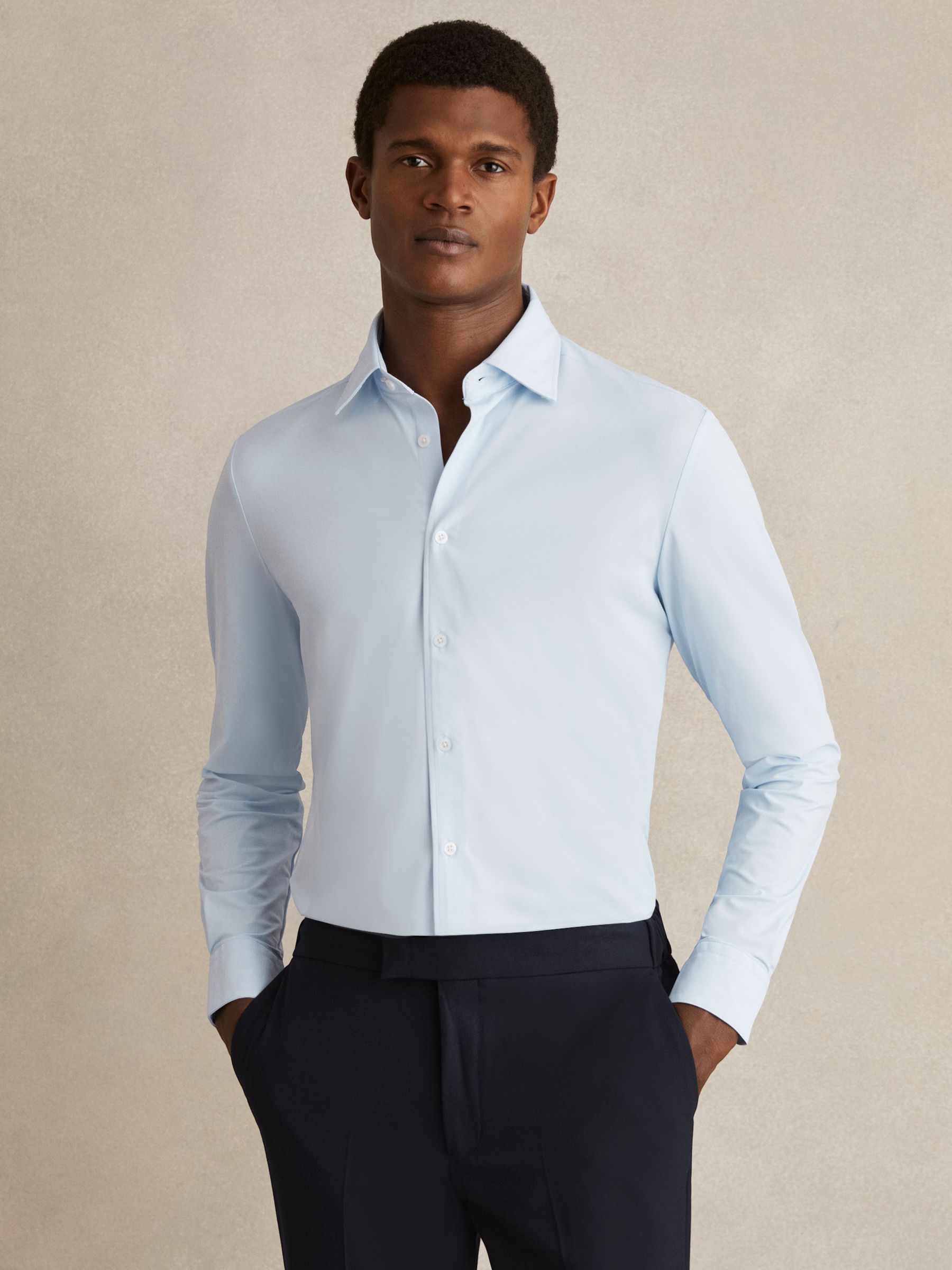 Long-Sleeve Travel Shirt in Soft Blue
