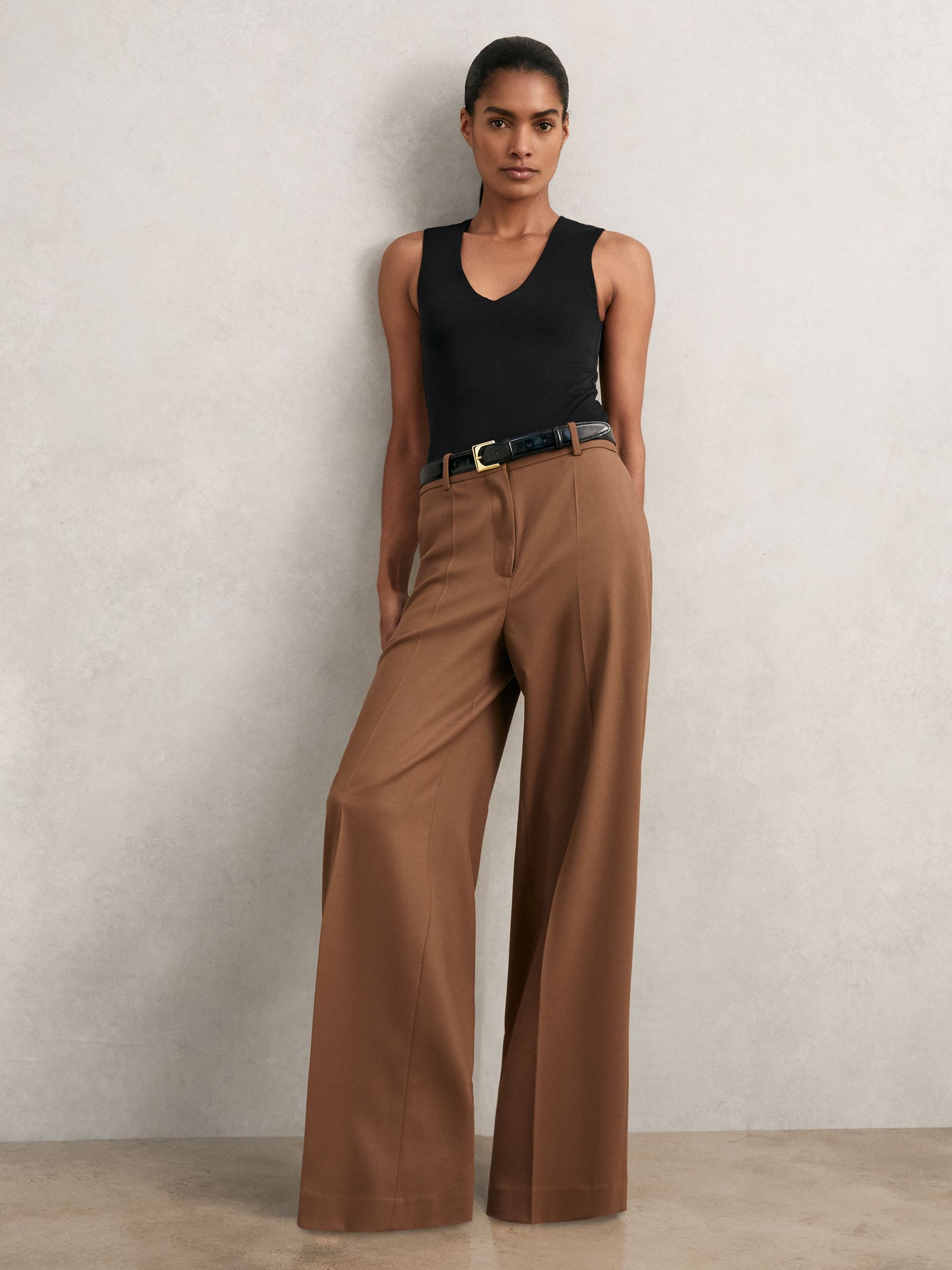 V-Neck Sleeveless Bodysuit in Black