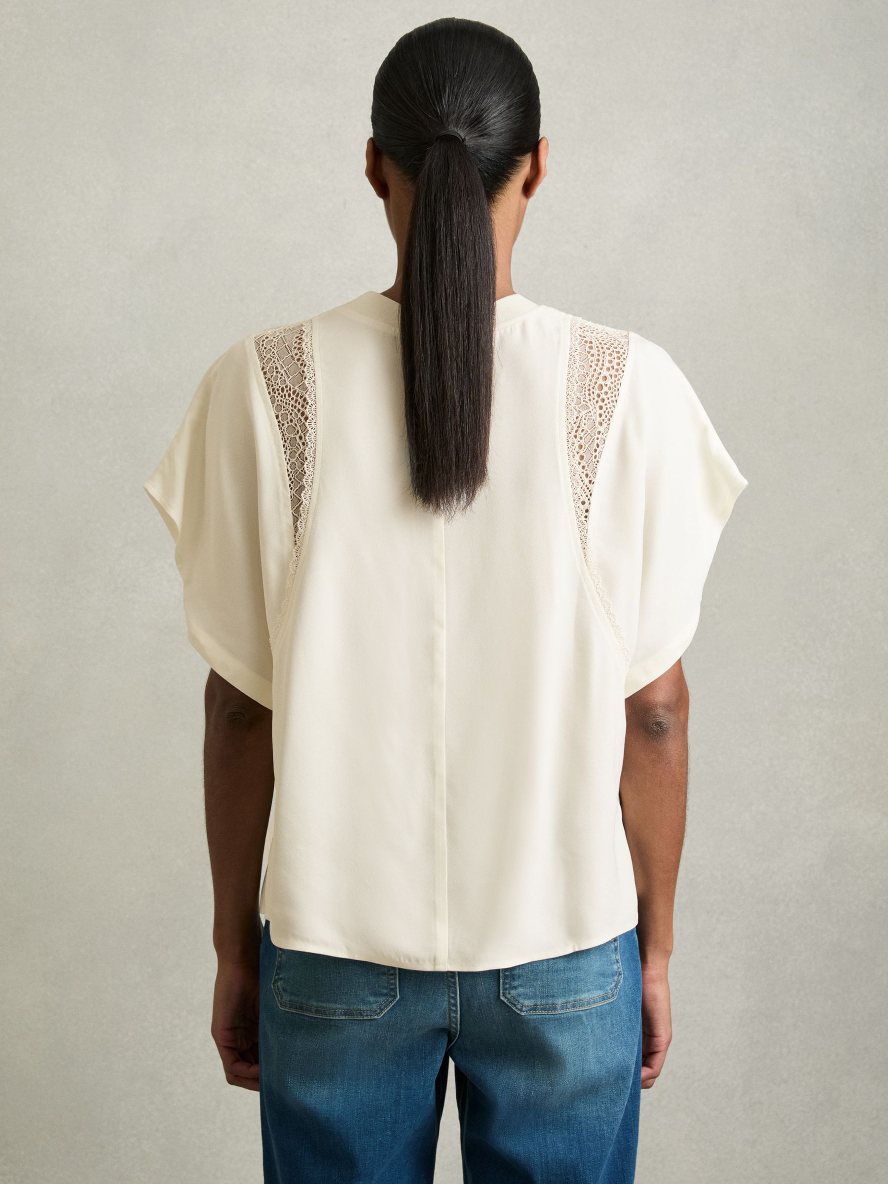 Lace-Insert T-Shirt in Cream
