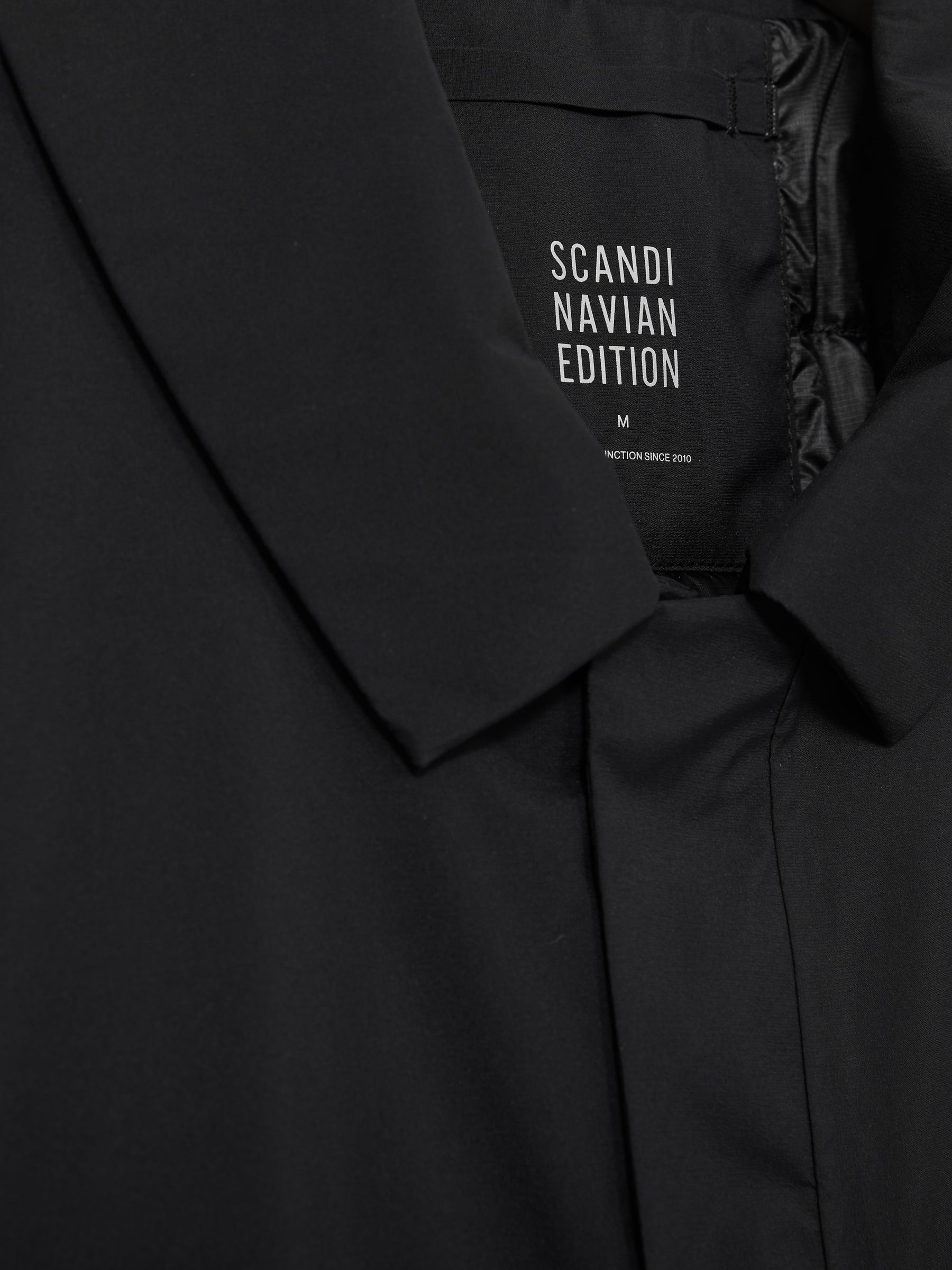 Scandinavian Edition Down Padded Car Black Coat in Black