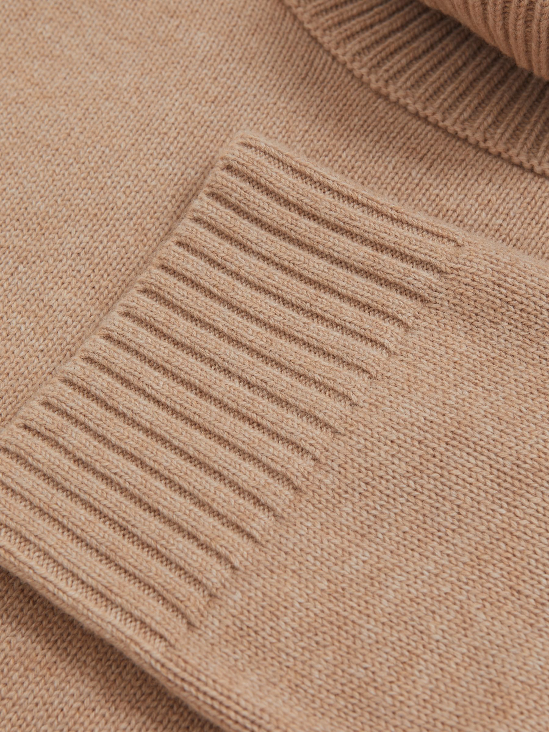 Wool-Cashmere Roll-Neck Jumper in Camel