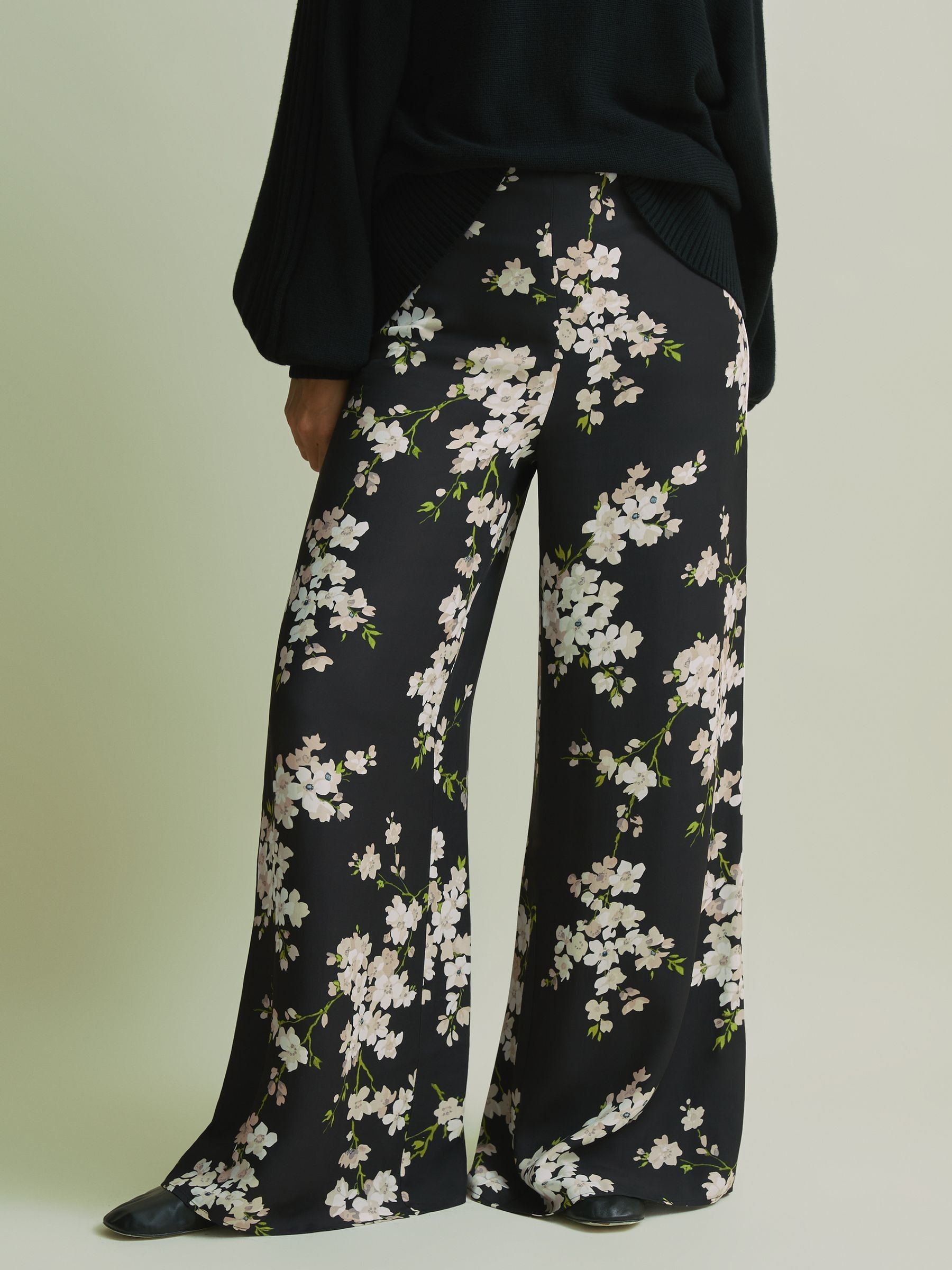 Florere High Rise Wide Leg Trousers in Black