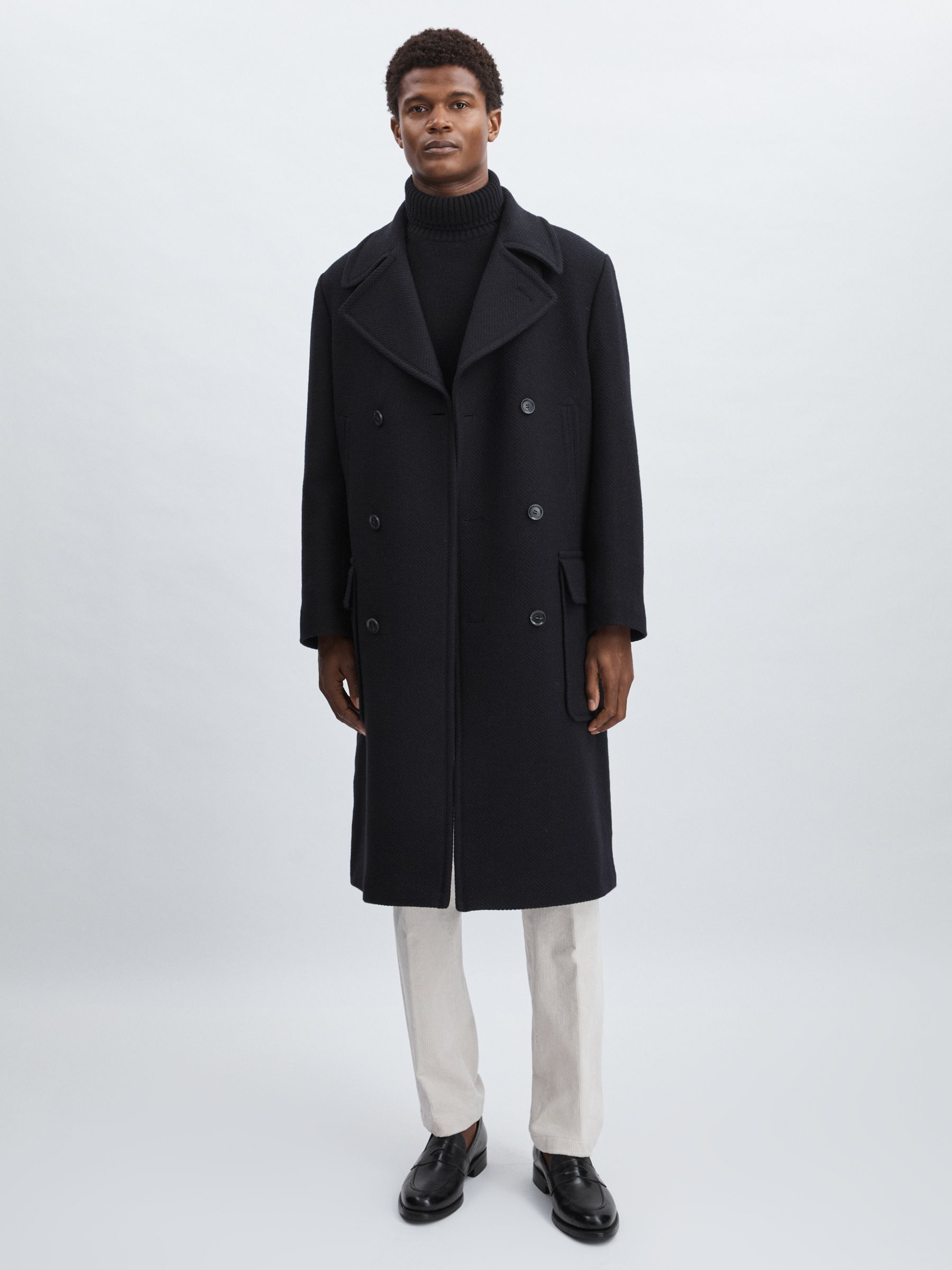 Oscar Jacobson Wool Herringbone Double-Breasted Coat in Navy