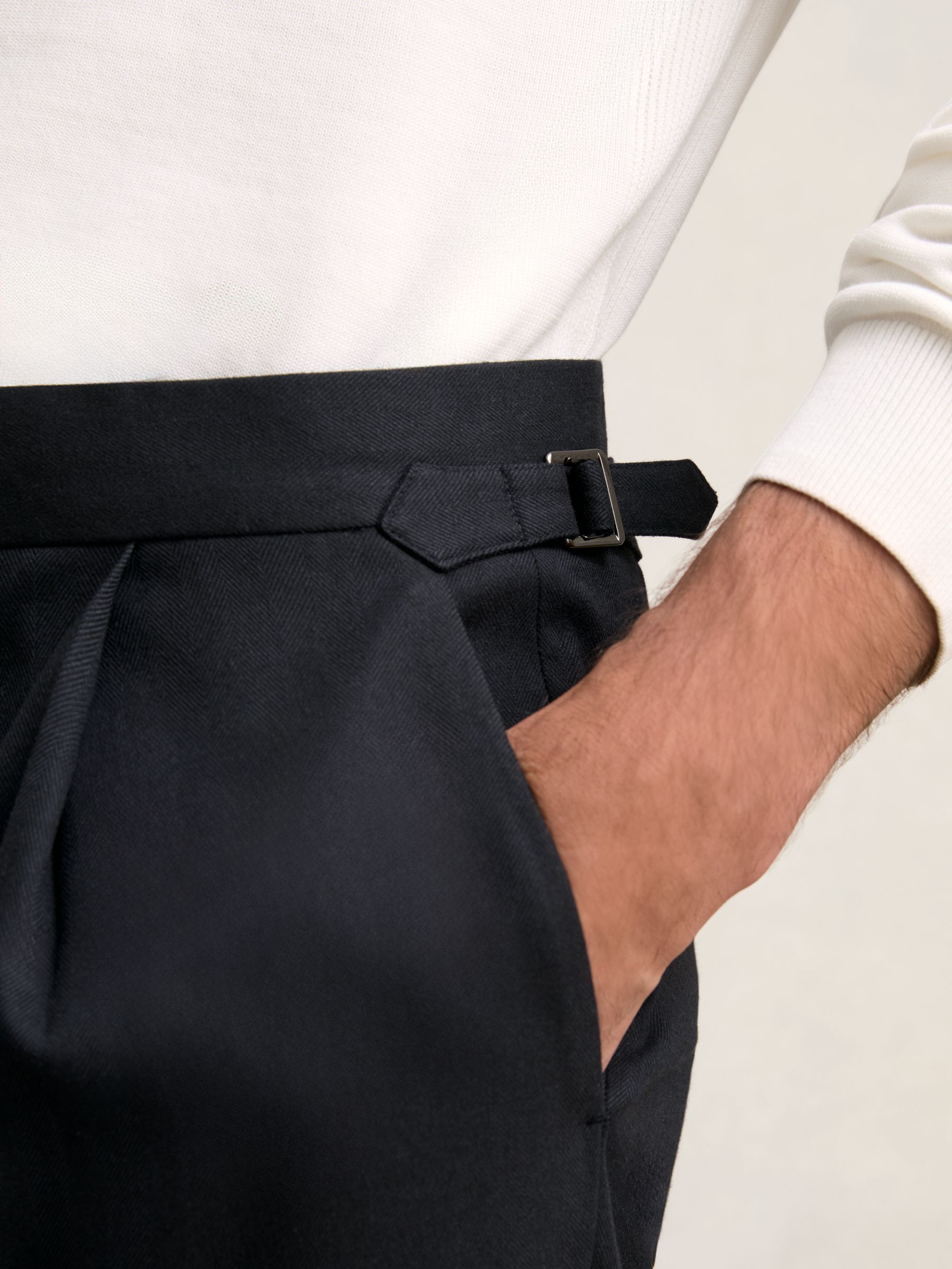 Relaxed Fit Herringbone Trouser in Navy