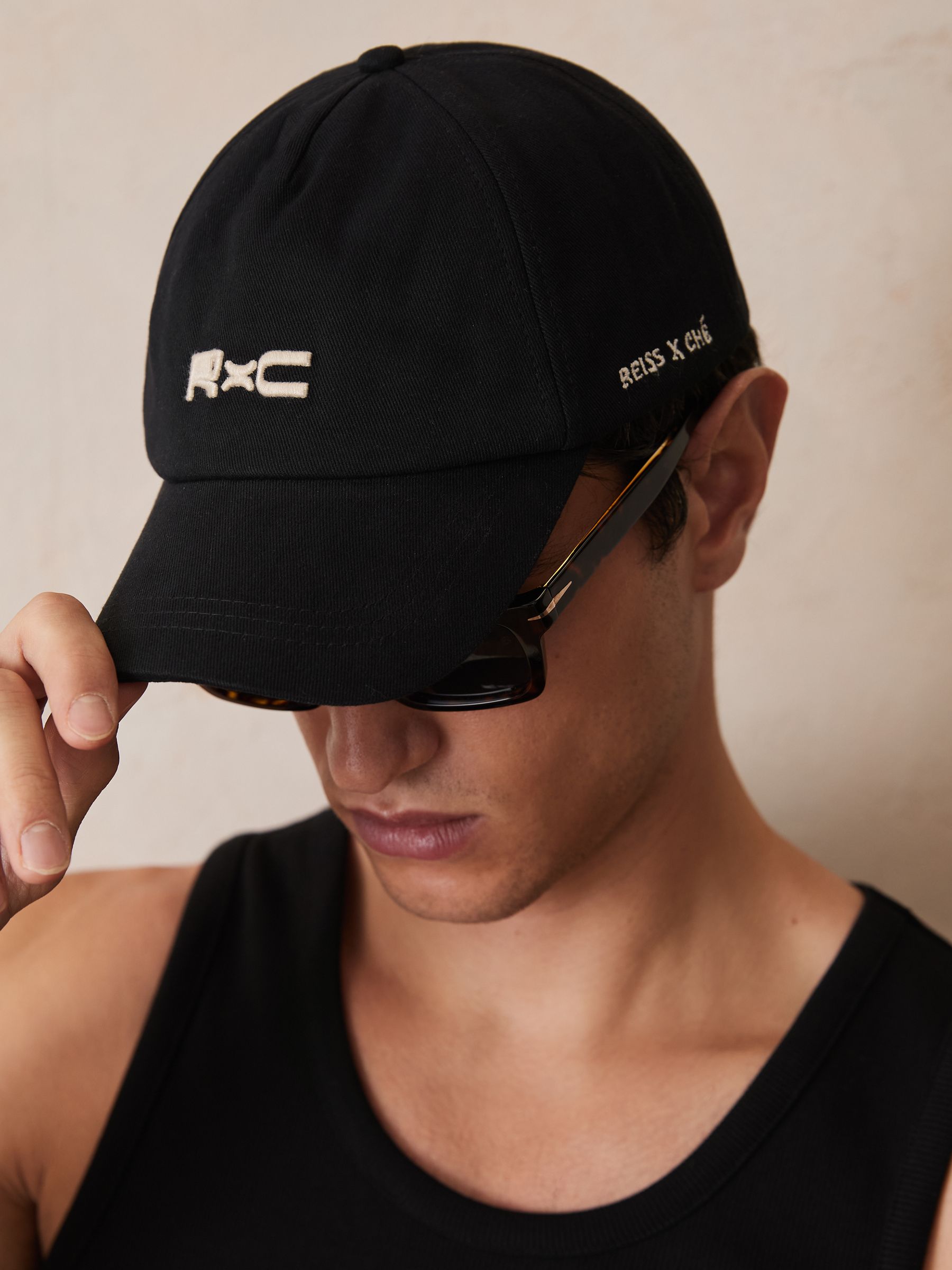 Reiss | Ché Logo-Embroidered Cap in Black