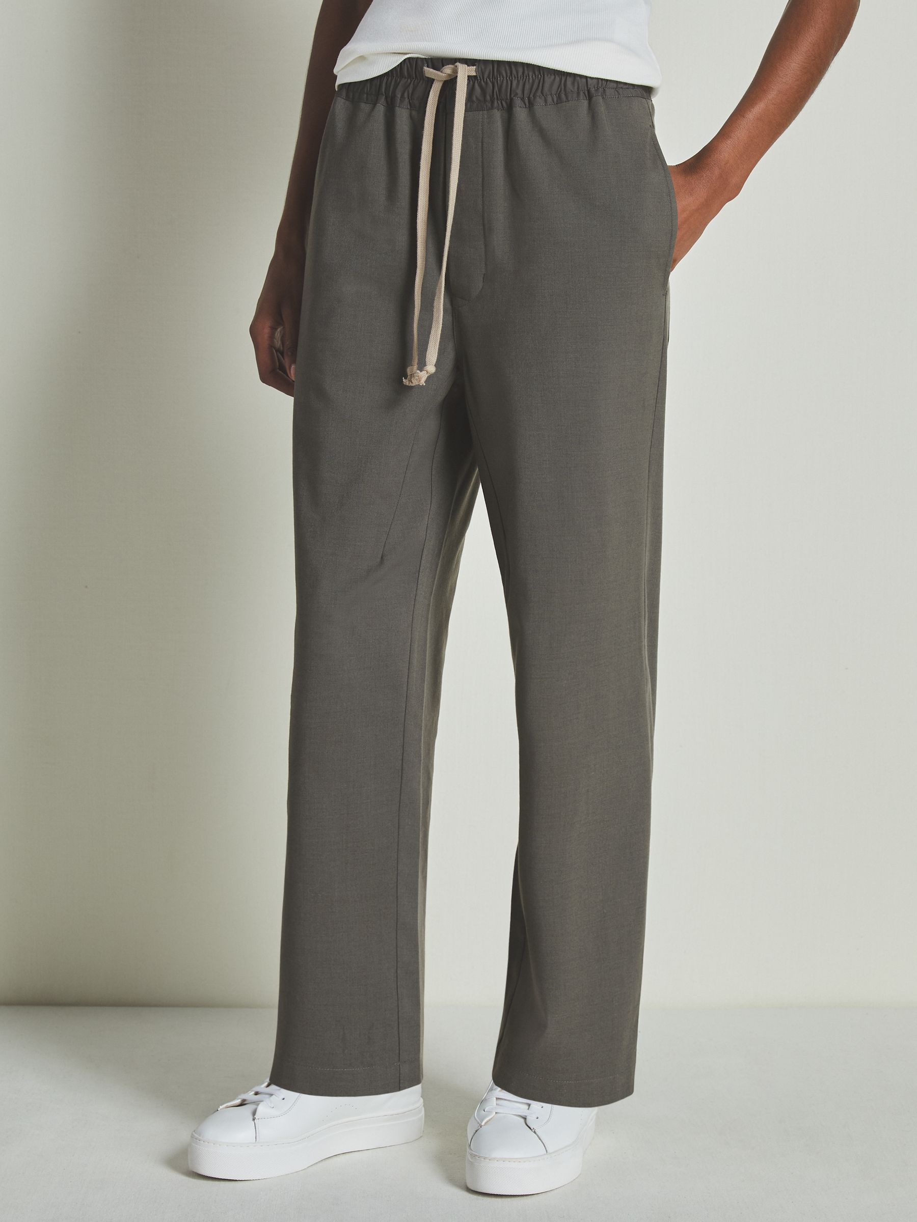 Reiss | Les 100 Ciels Twill Trousers with Lyocell and Wool in Charcoal