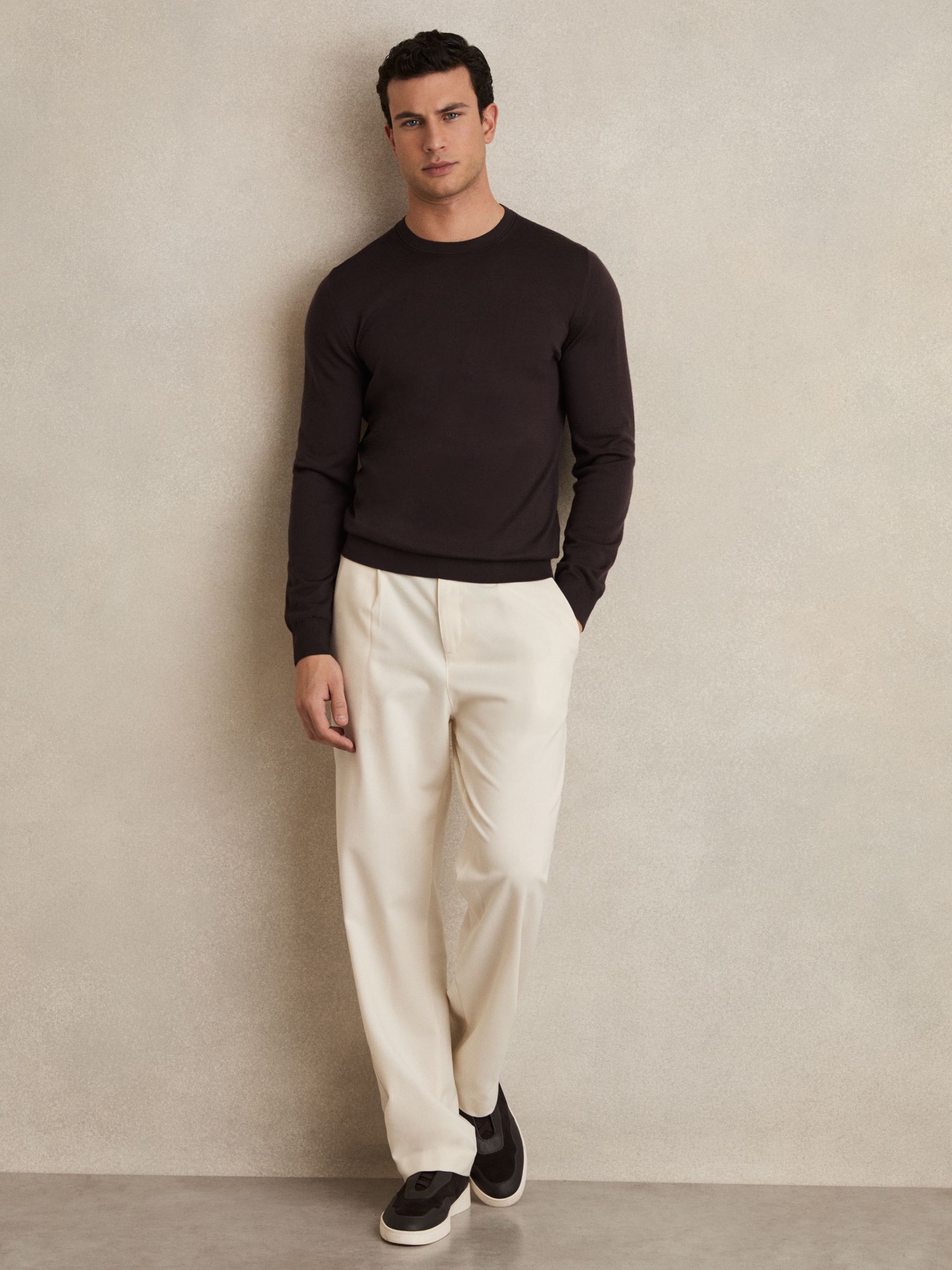 Merino Wool Crew Neck Jumper in Dark Bordeaux