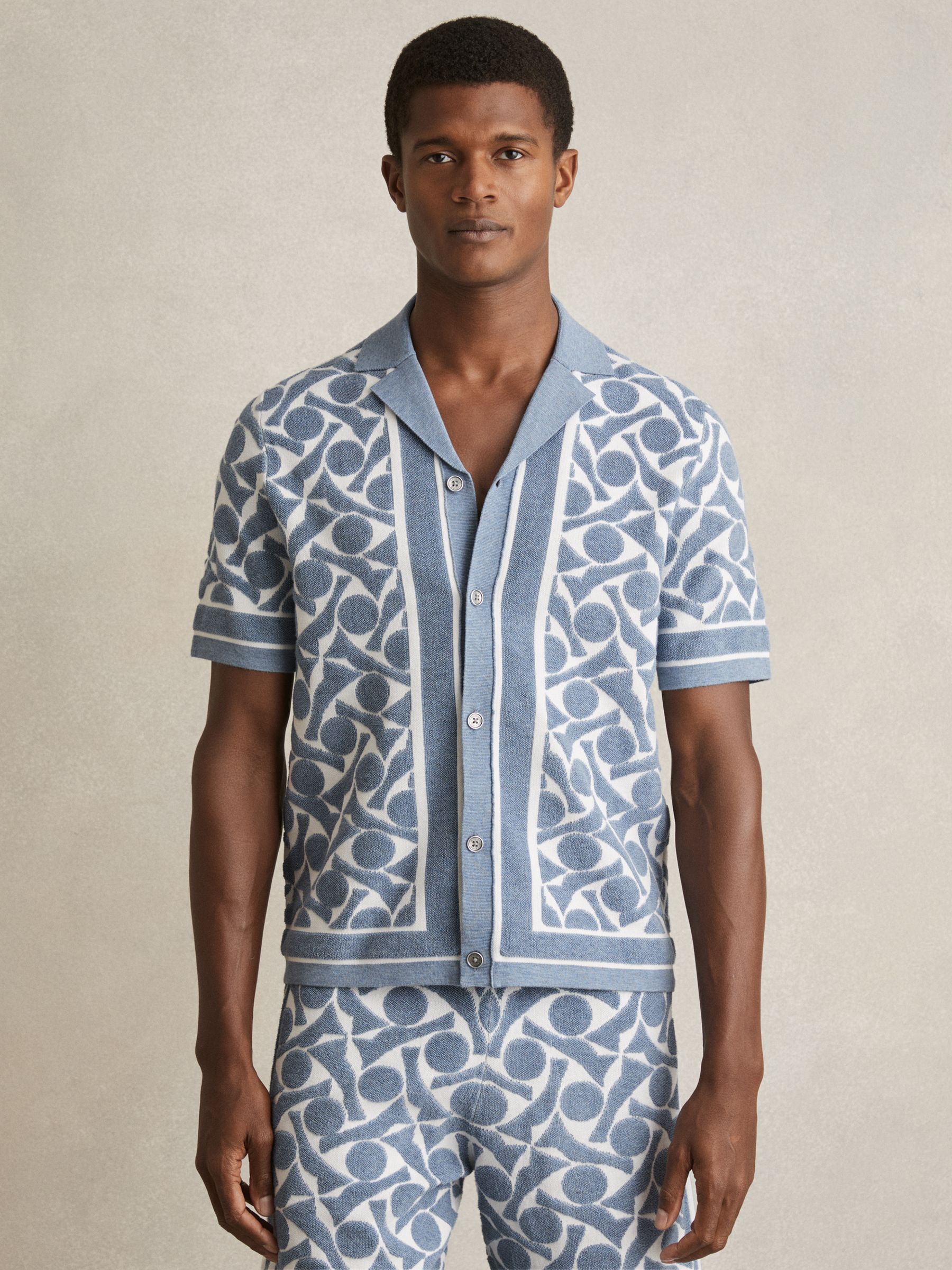 Abstract Pattern Towelling Shirt in Soft Blue/White