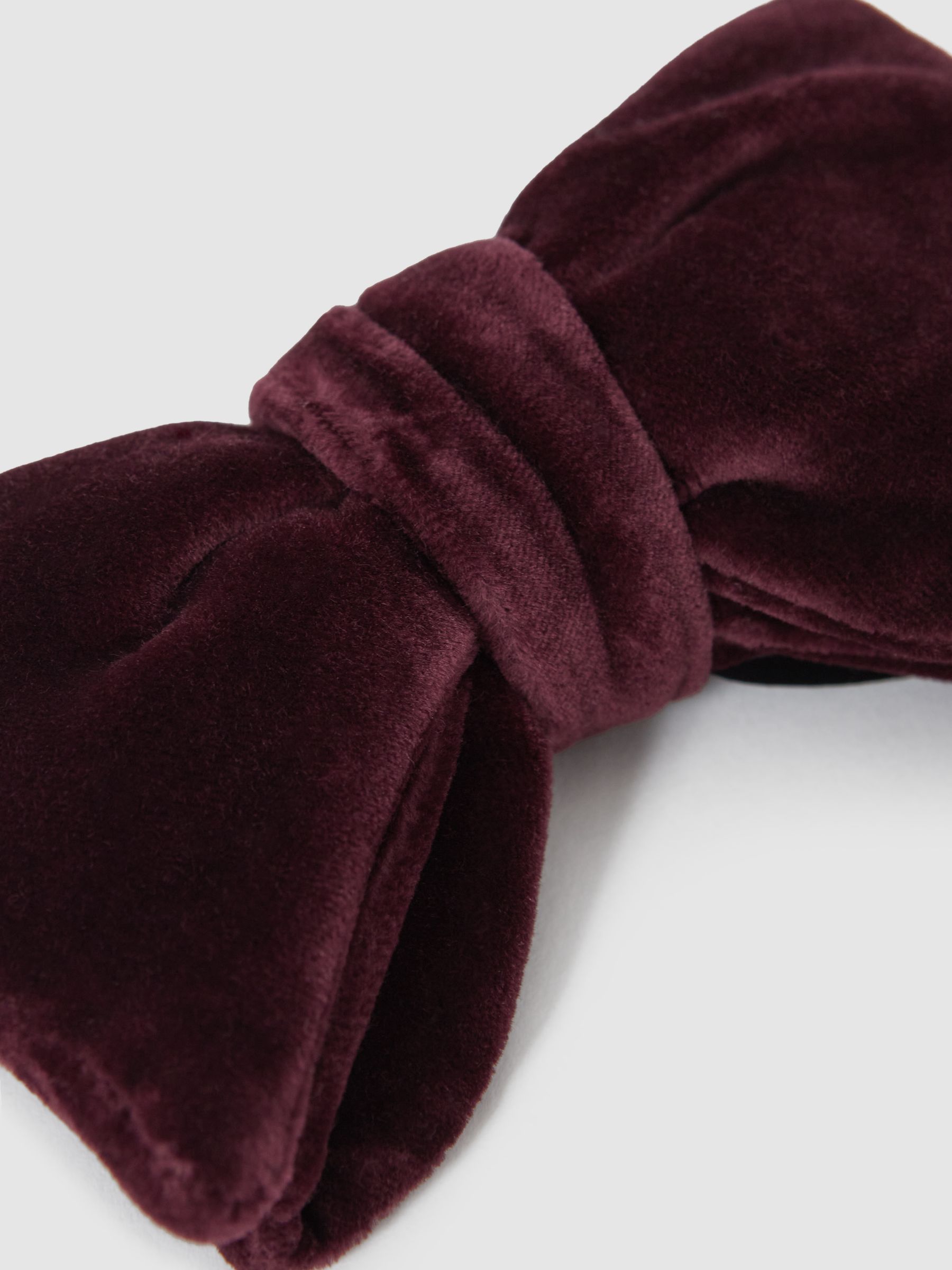 Velvet Bow Tie in Bordeaux