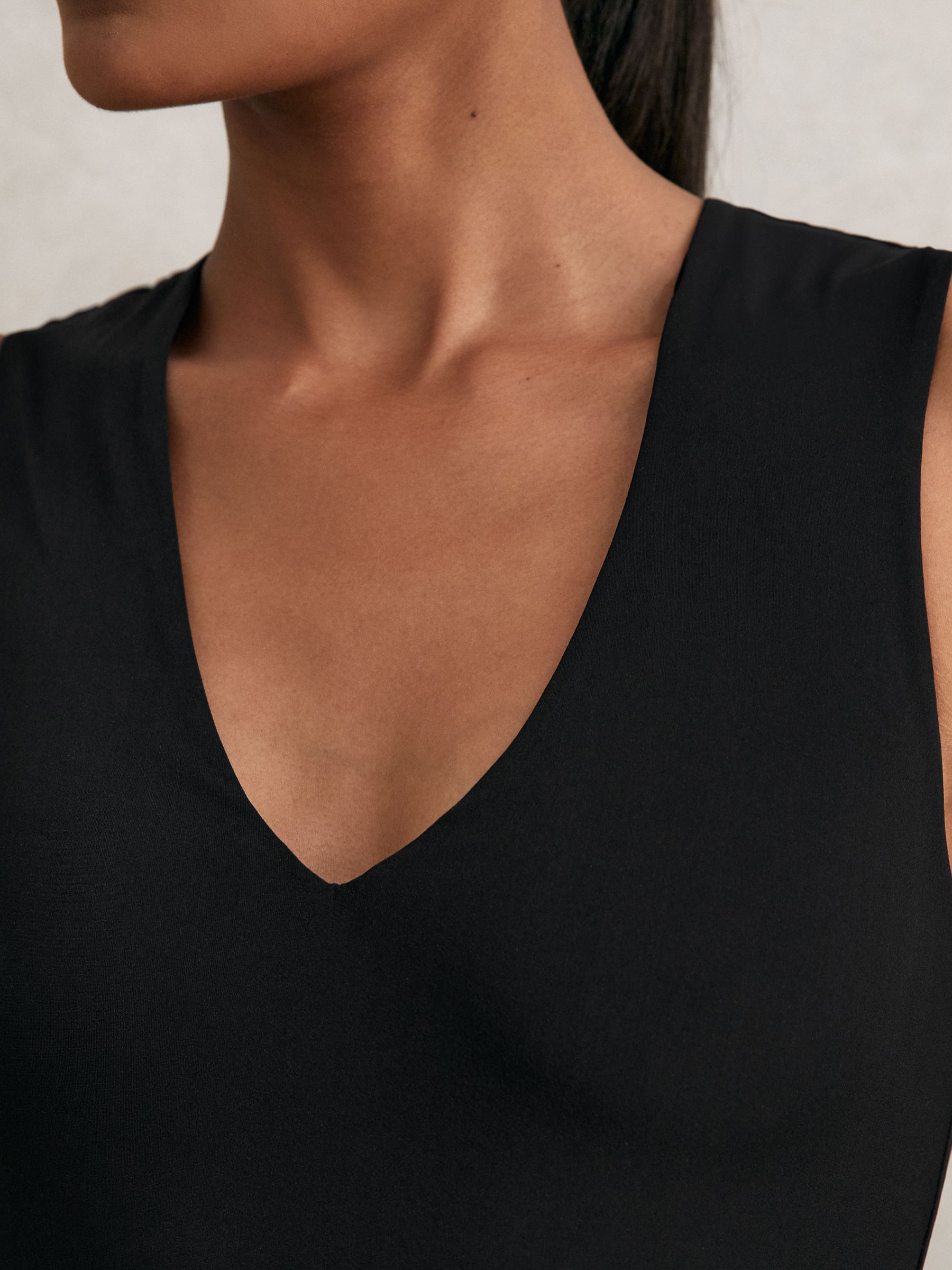 V-Neck Sleeveless Bodysuit in Black