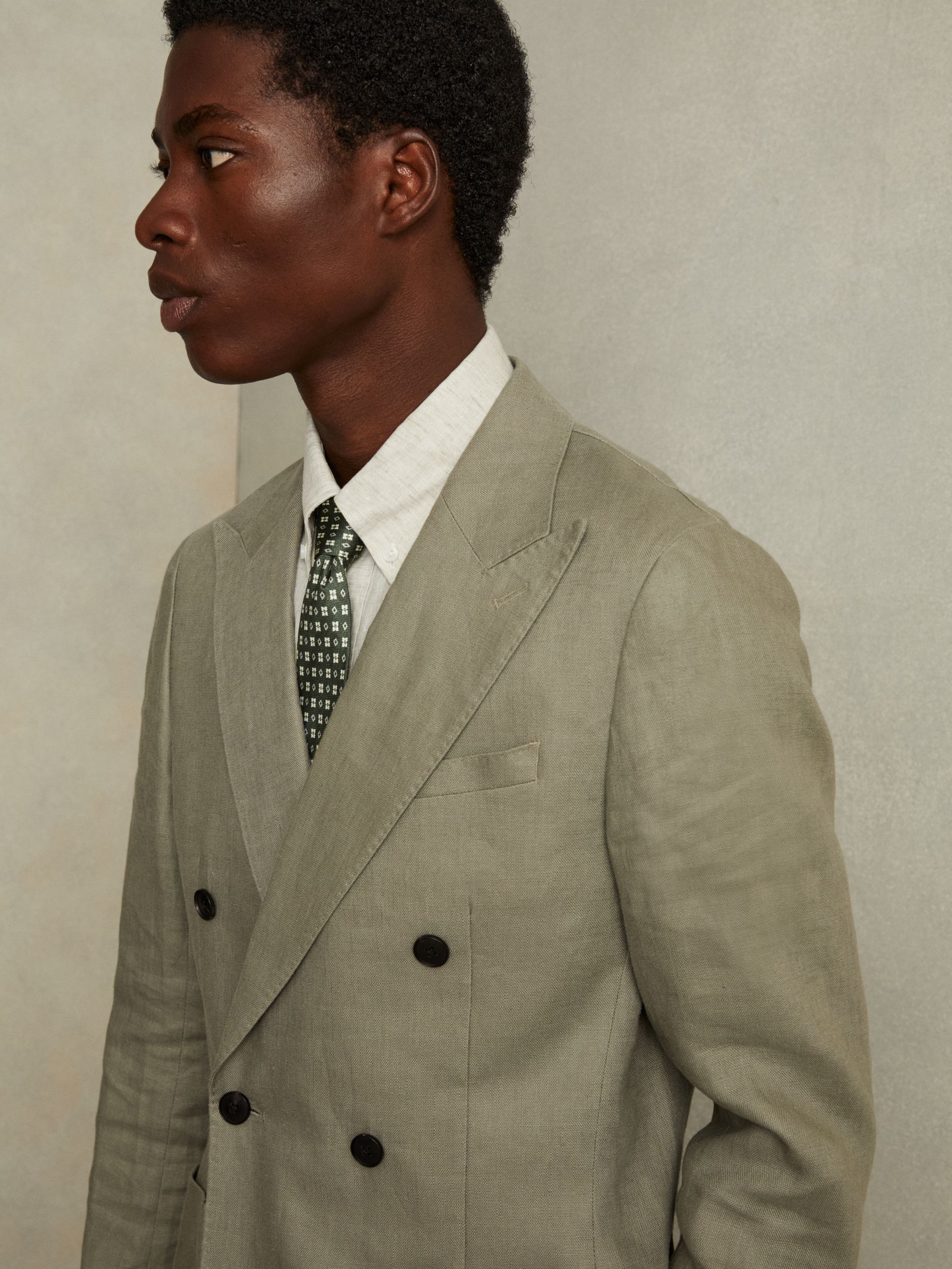 Silk Medallion Print Tie in Olive