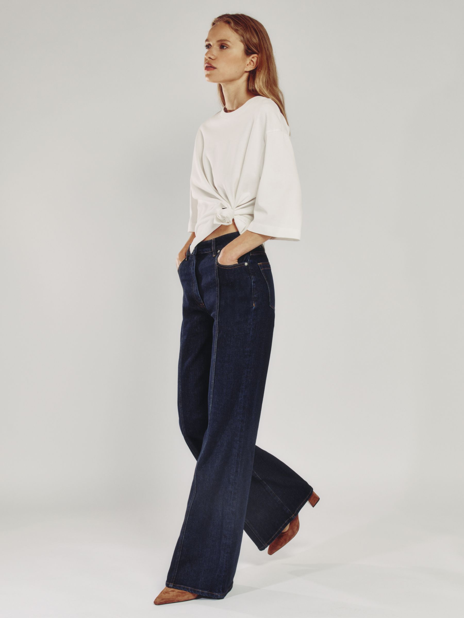 Flared Seam-Detail Jeans in Indigo