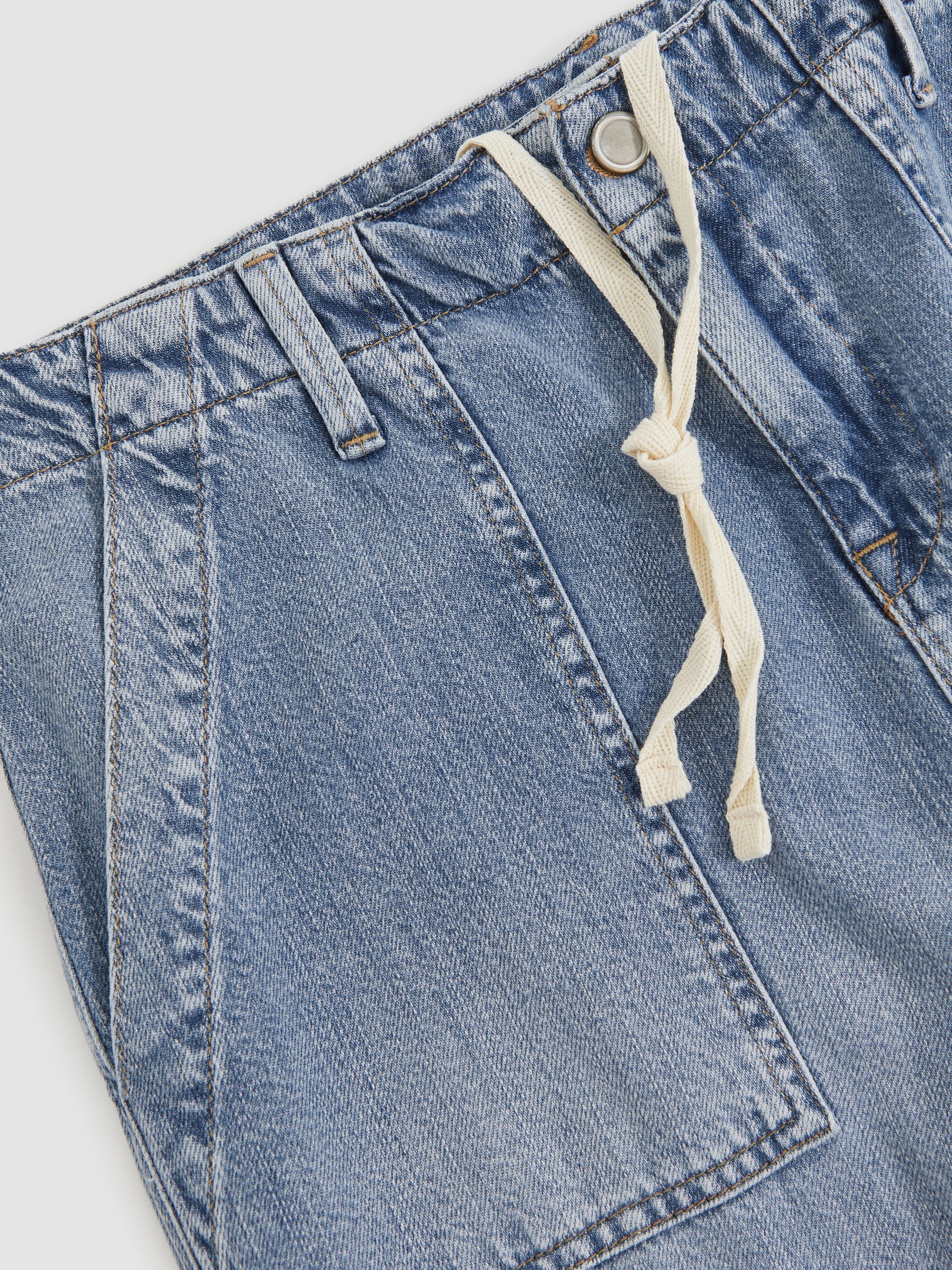 Jeans in Indigo Blue