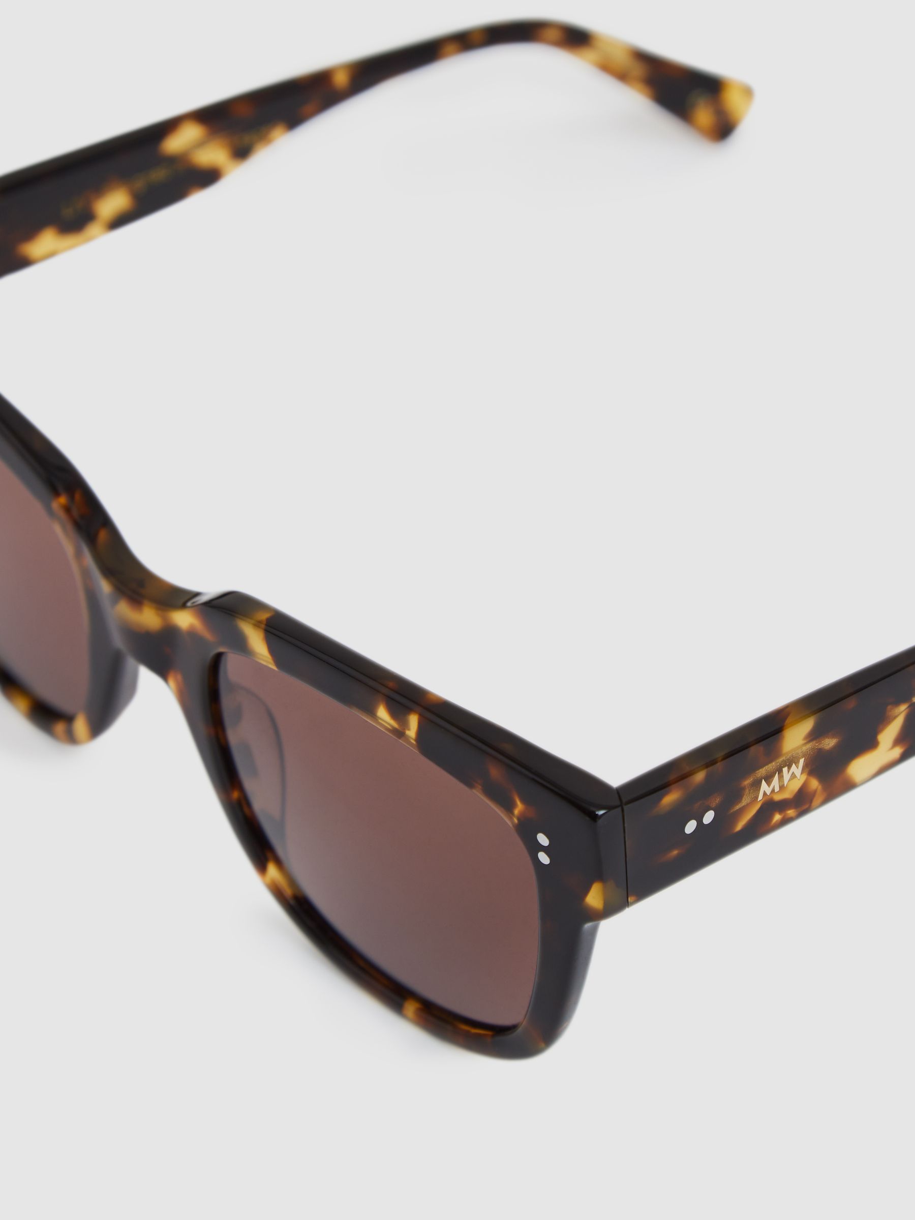 MESSYWEEKEND Square Frame Sunglasses in Brown