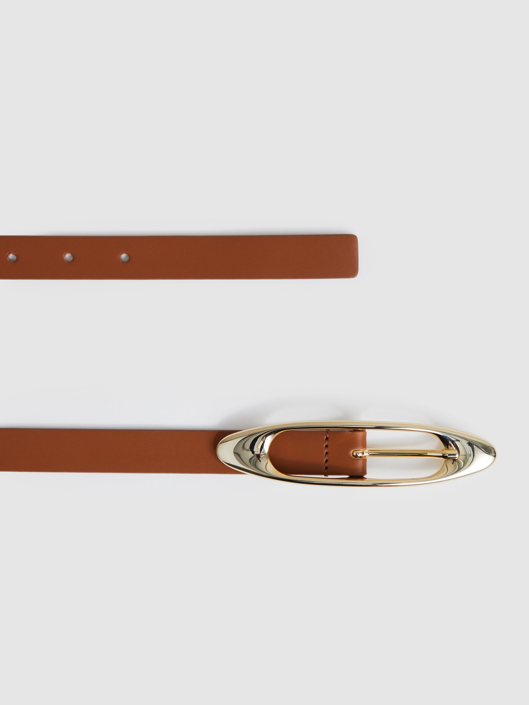 Leather Oval-Buckle Belt in Tan