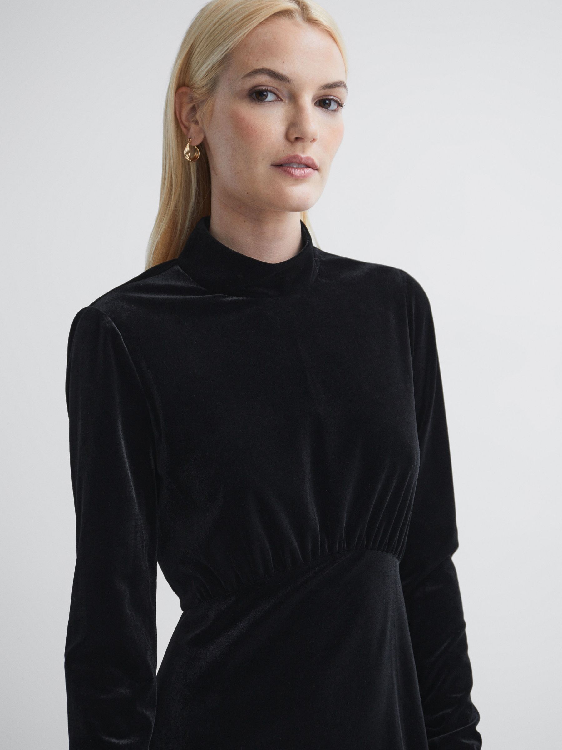 Florere Velvet Midi Dress in Black