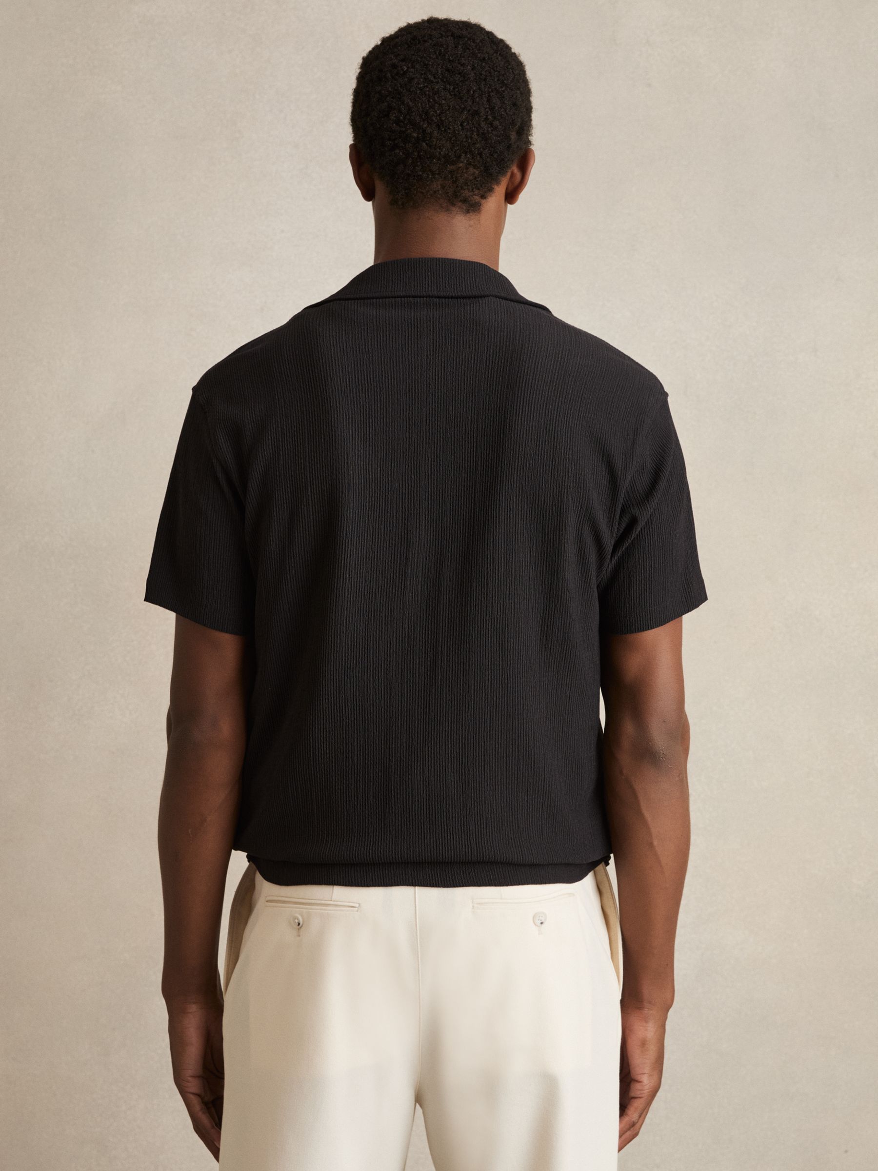 Graphic Print Cuban-Collar Shirt in Black