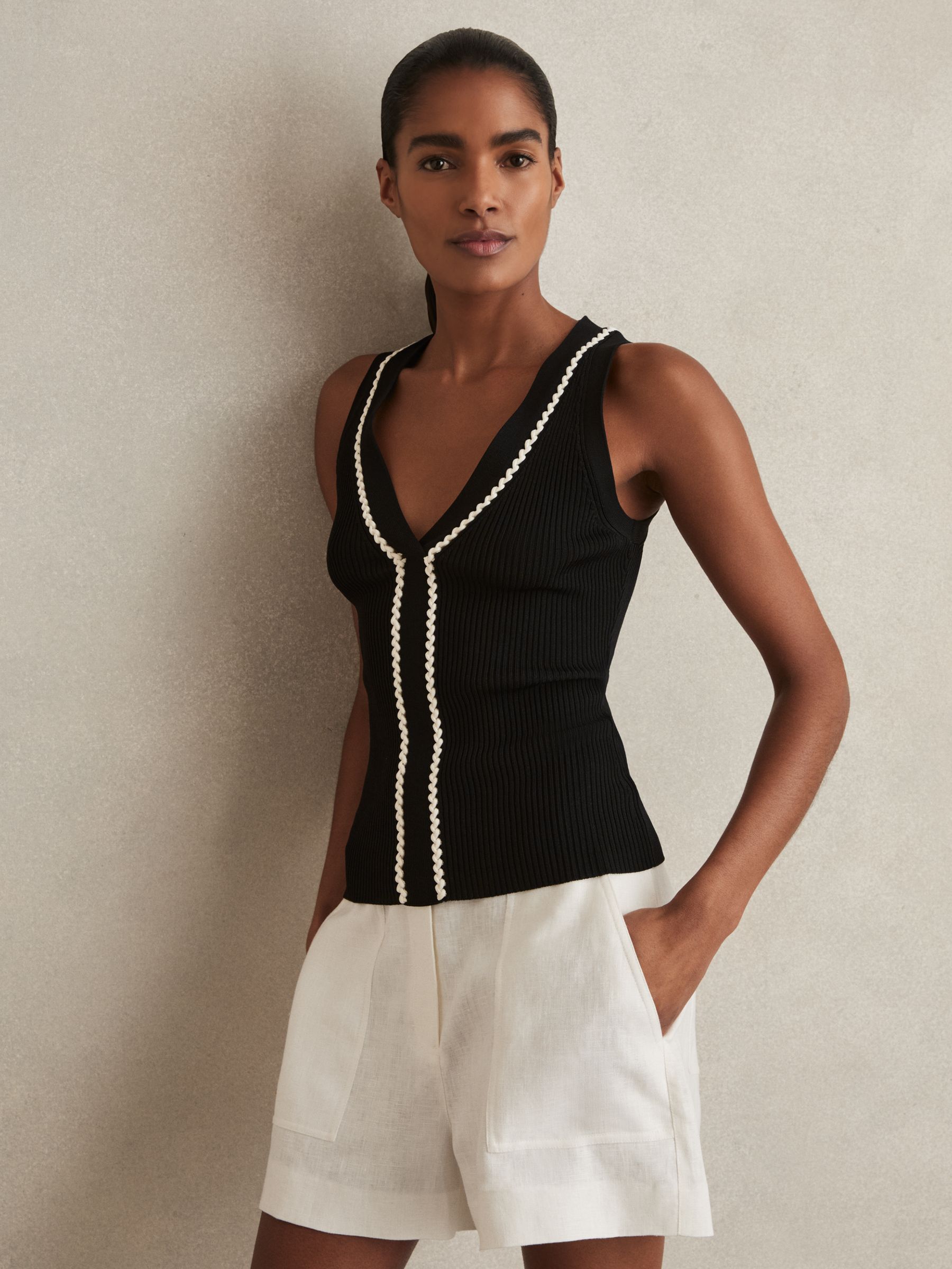Ribbed Knit Craft Stitch Vest Top in Black/White