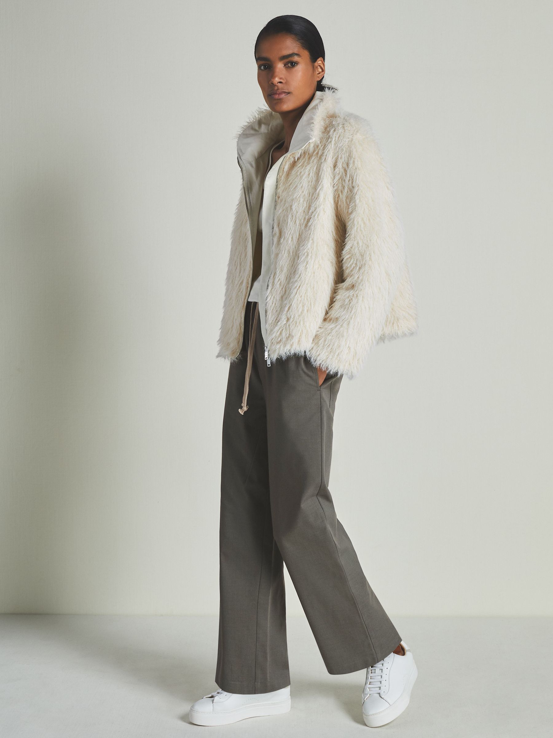 Reiss | Les 100 Ciels Twill Trousers with Lyocell and Wool in Charcoal