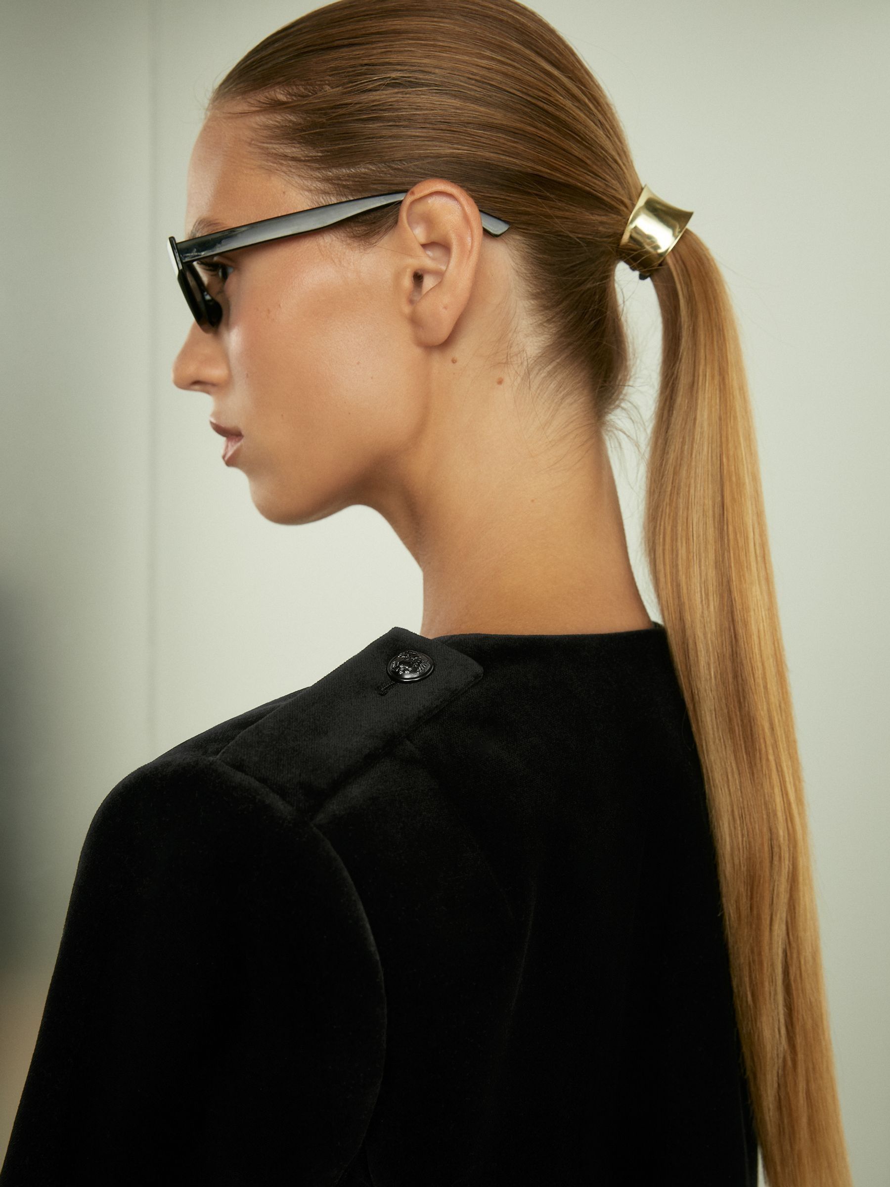 Petite Cropped Velvet Jacket in Black