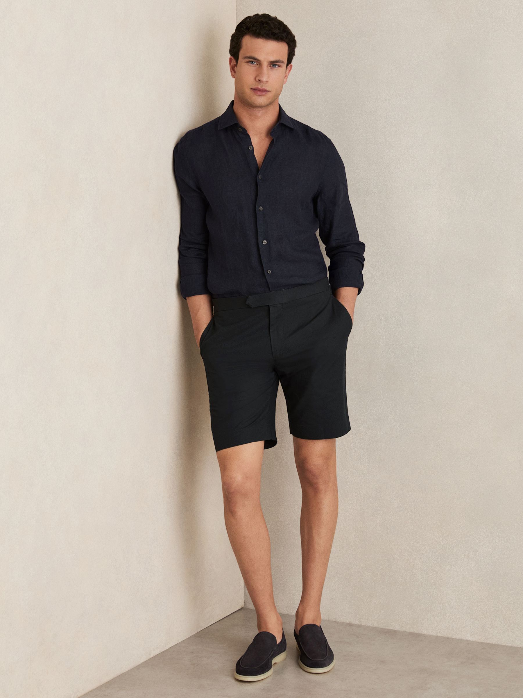 Cotton-Linen Tailored Shorts in Navy