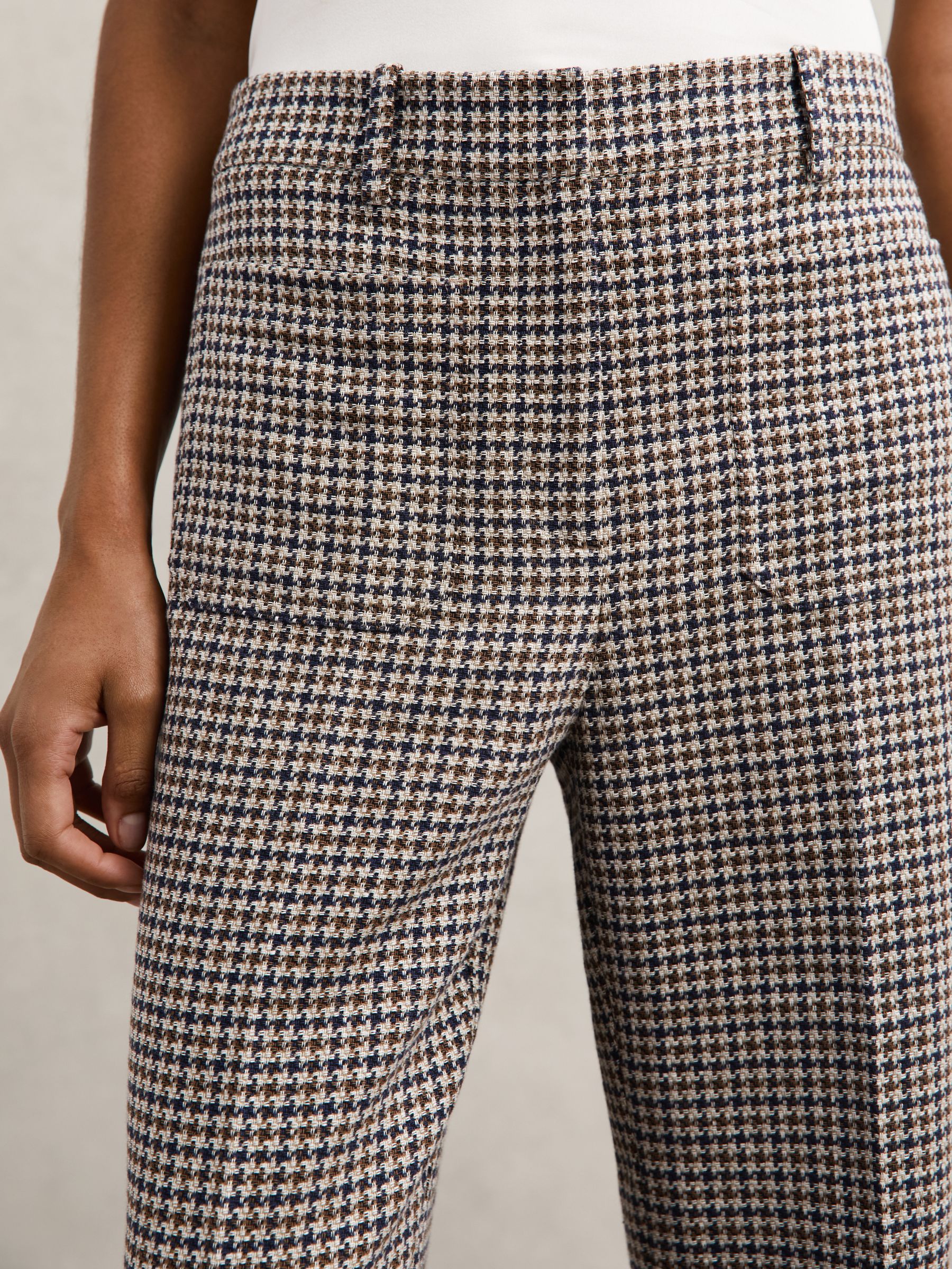 Trousers in Navy Neutral Check