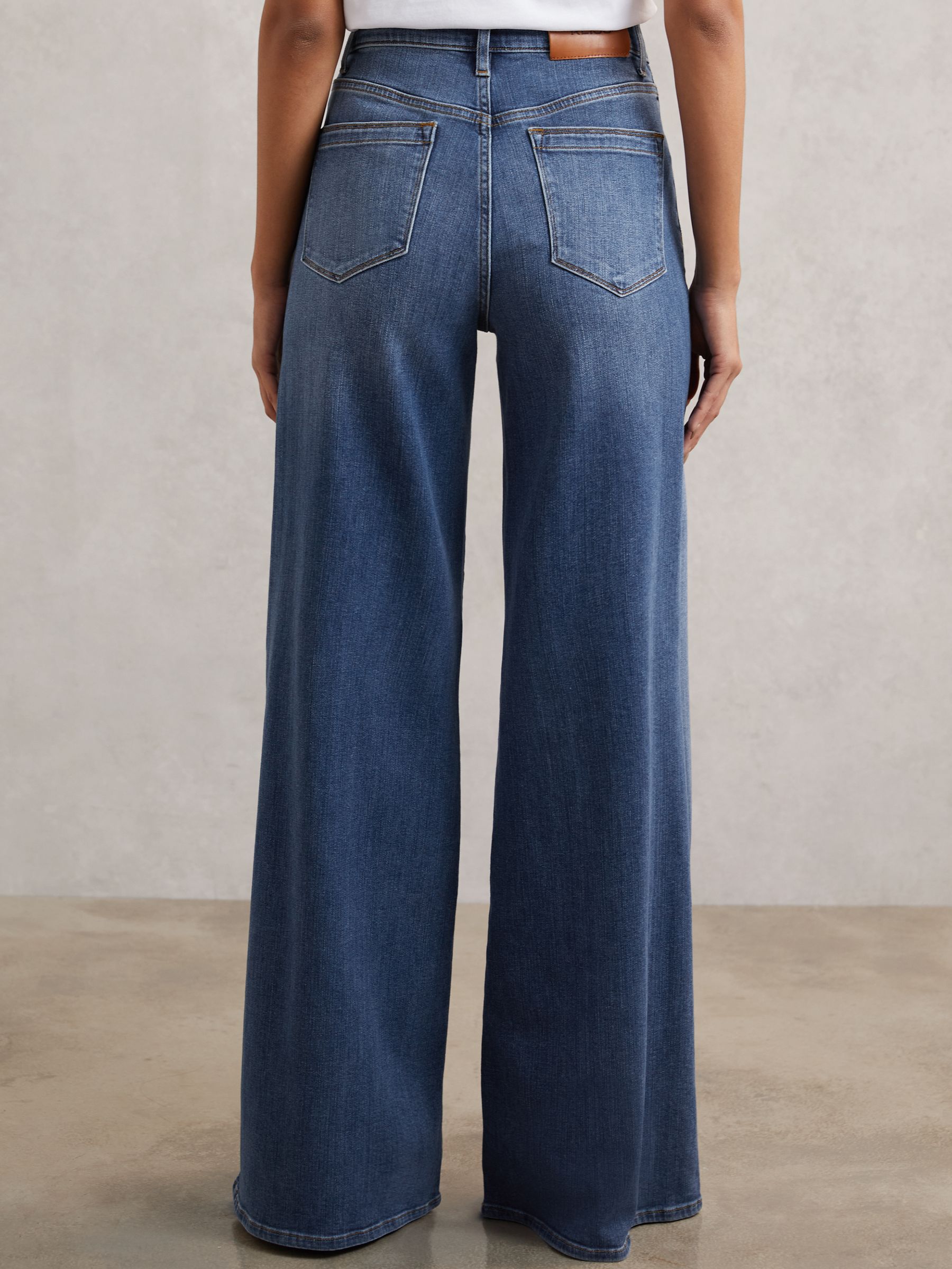 Patch Pocket Wide Leg Jeans in Mid Blue