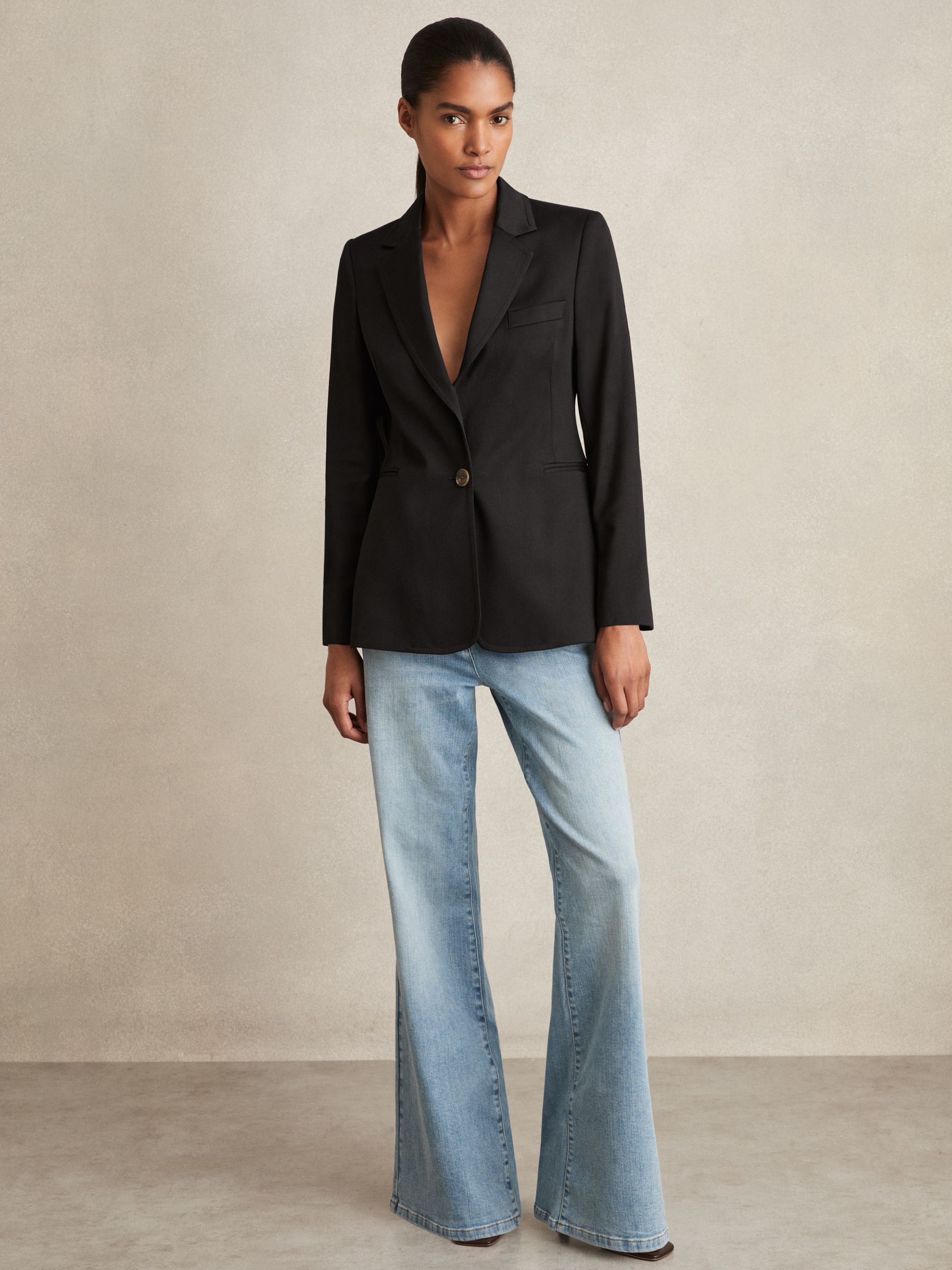 Single-Breasted Suit Jacket in Black