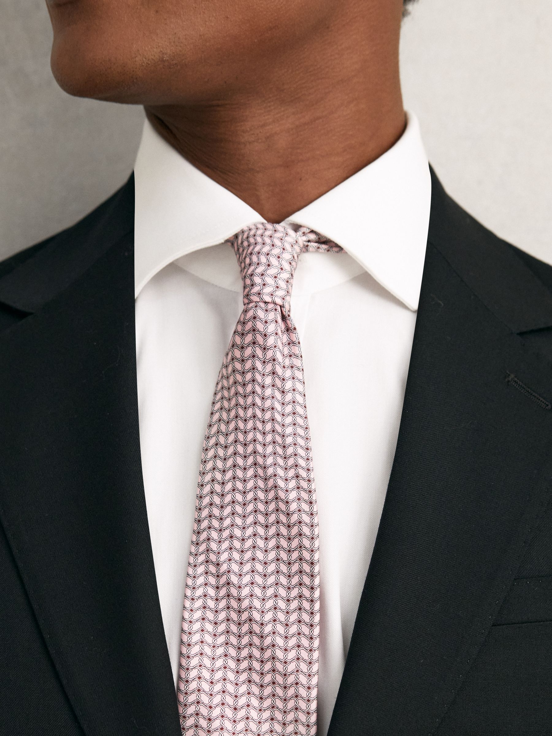 Silk Geometric-Chain Print Tie in Soft Pink