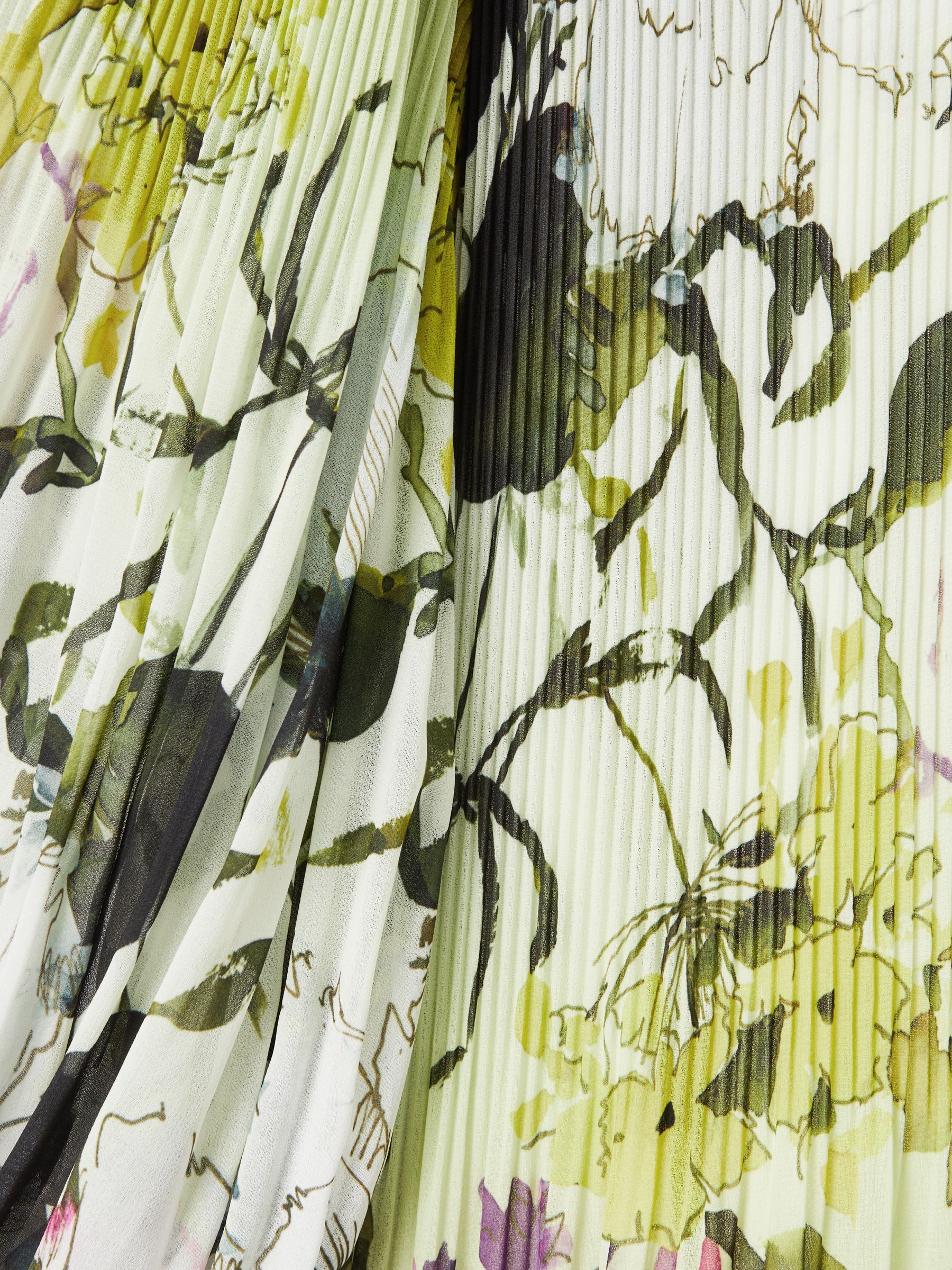 Florere Printed Blouson Sleeve Midi Dress in Multi