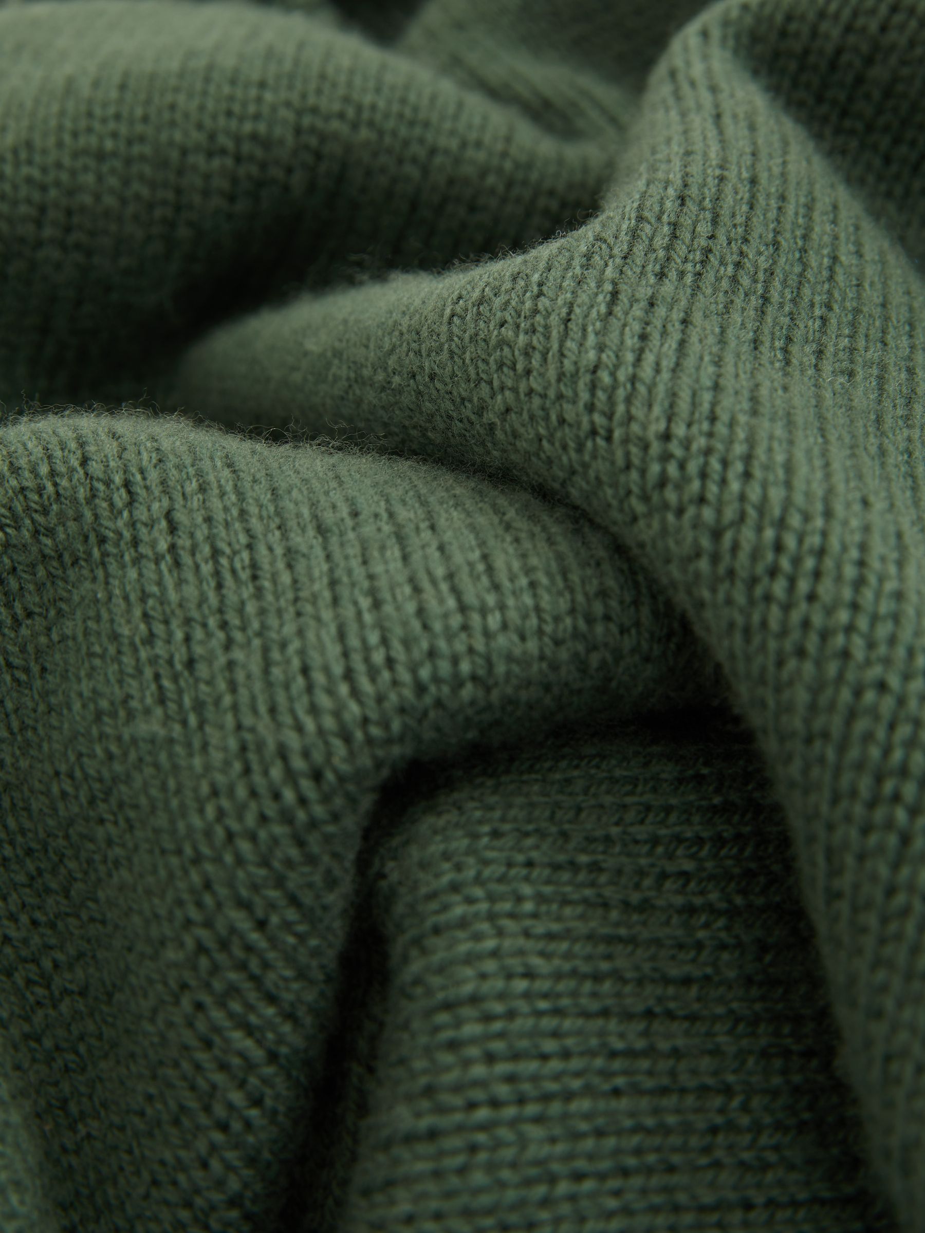 Wool-Blend Ridge-Seam Roll-Neck Jumper in Green Smoke
