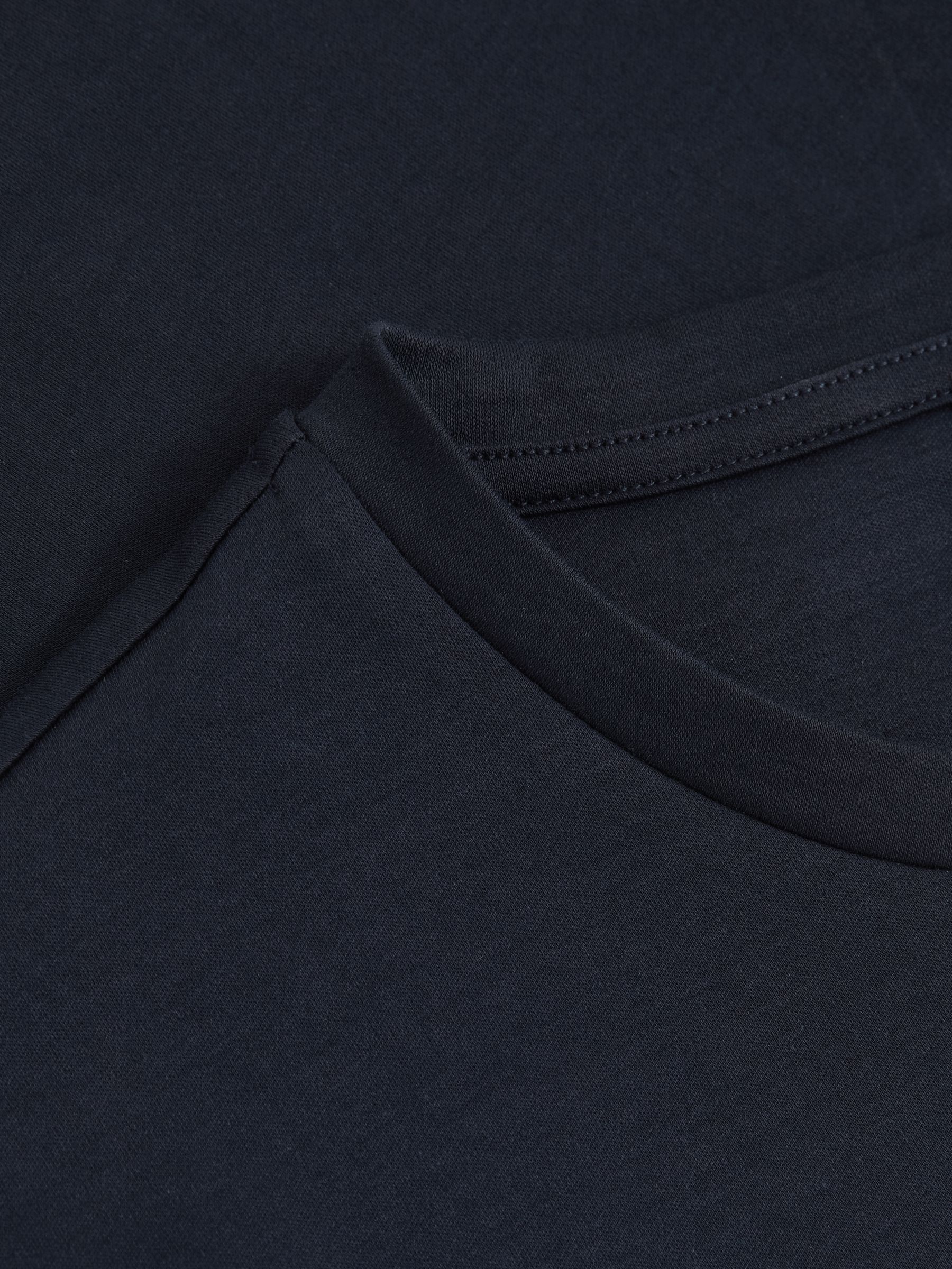 Cotton Sports-Fit T-Shirt in Navy